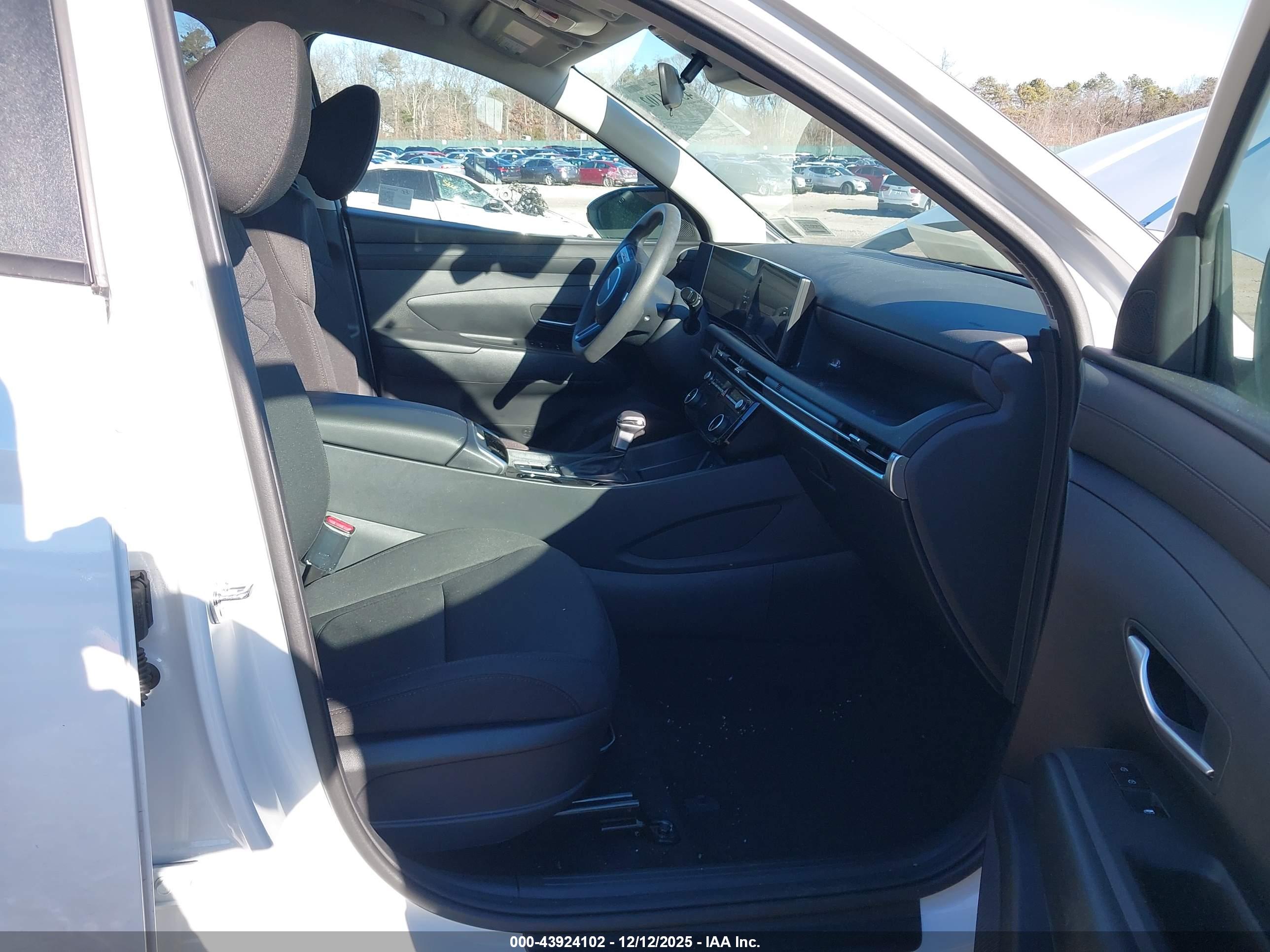 HYUNDAI TUCSON image 5