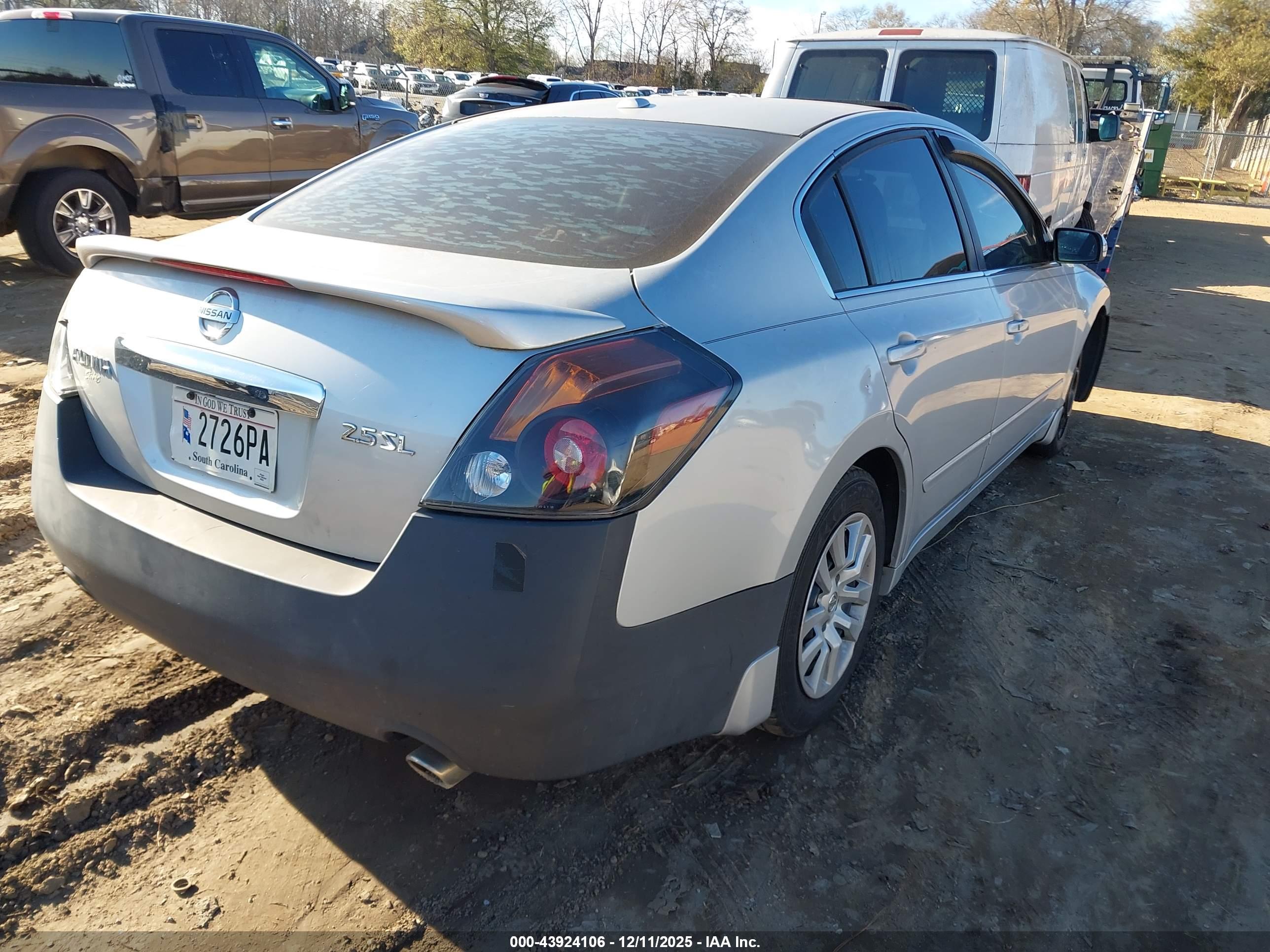 NISSAN ALTIMA image 4