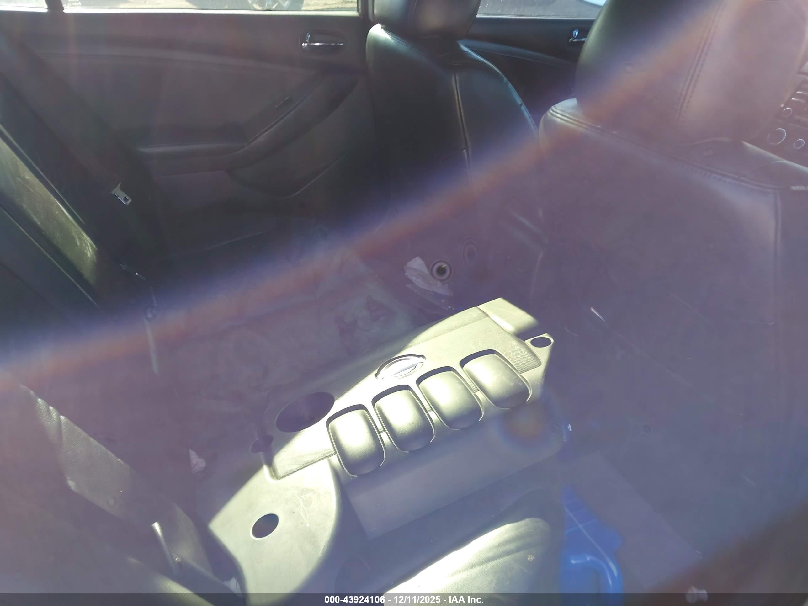 NISSAN ALTIMA image 8