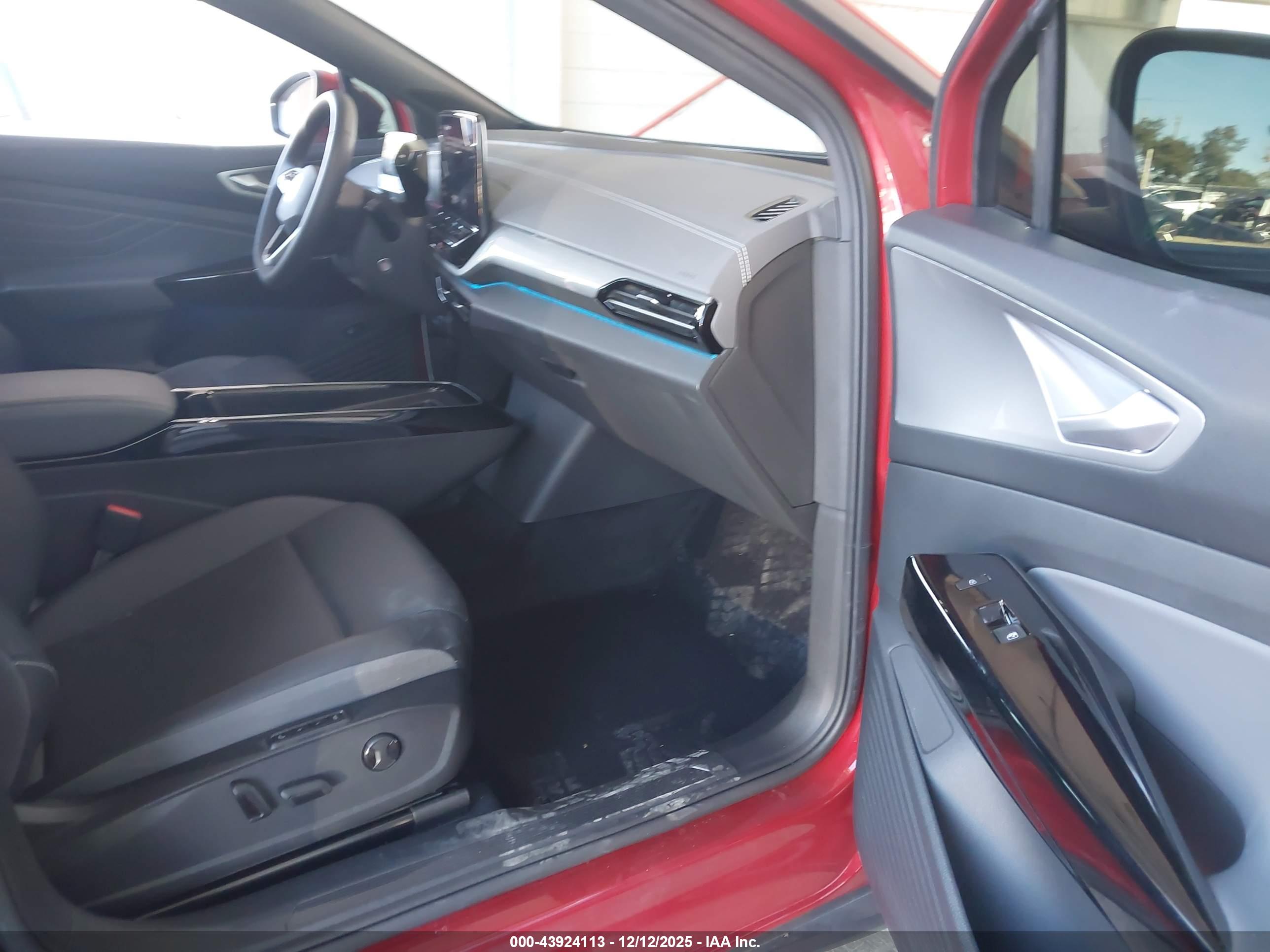 VOLKSWAGEN ID.4 image 5