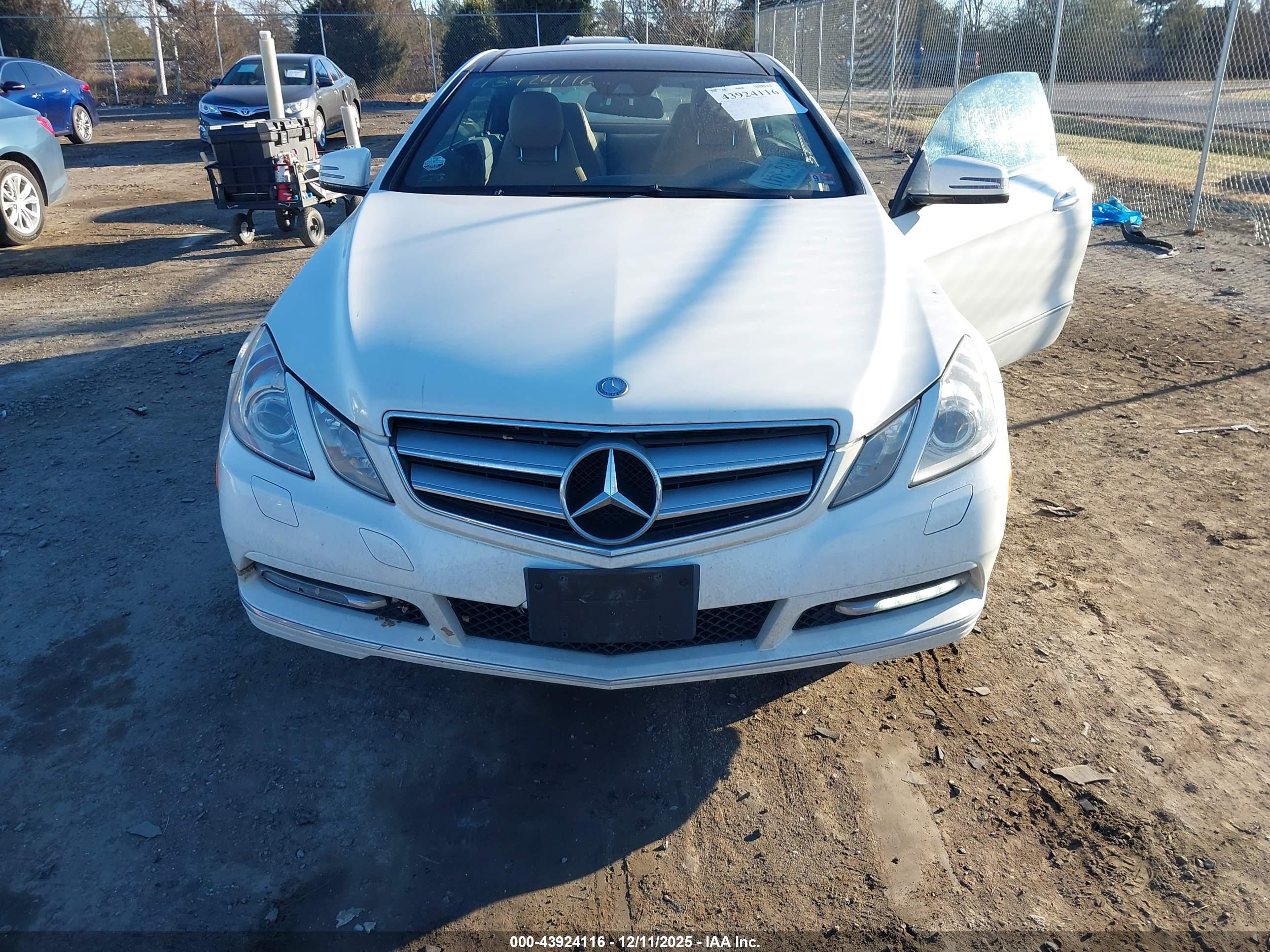 MERCEDES-BENZ E image 6