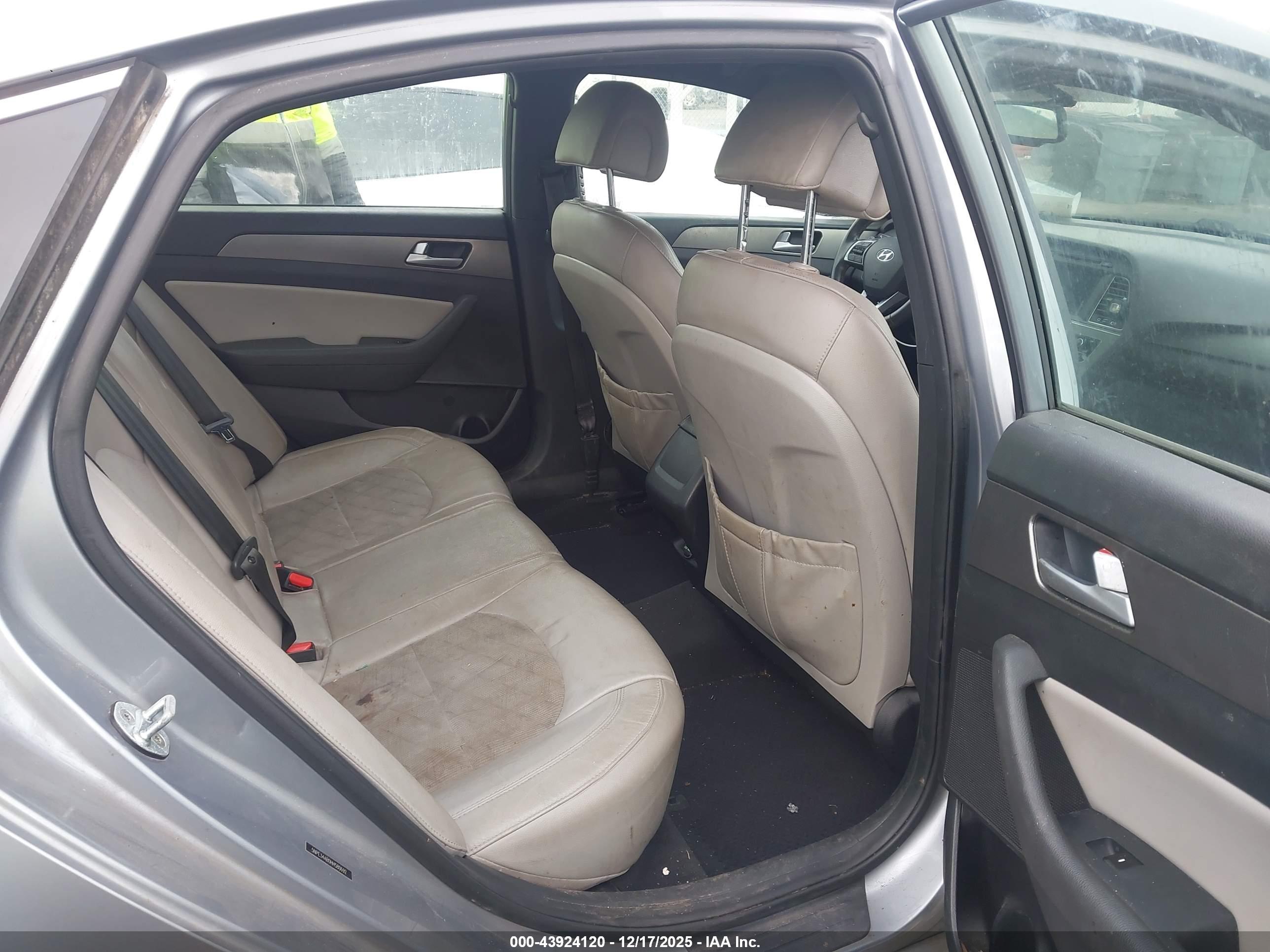 HYUNDAI SONATA image 8