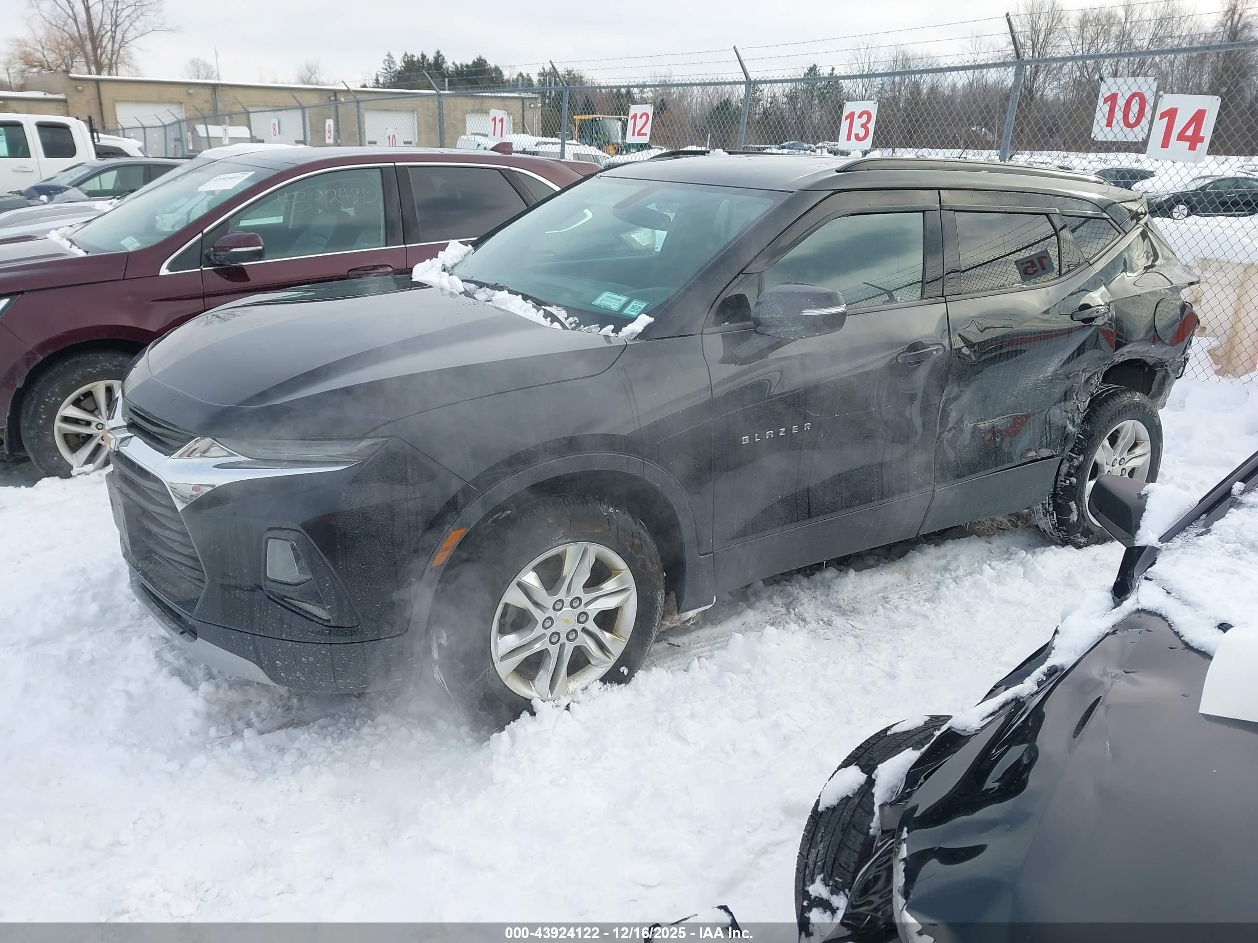 CHEVROLET BLAZER image 2