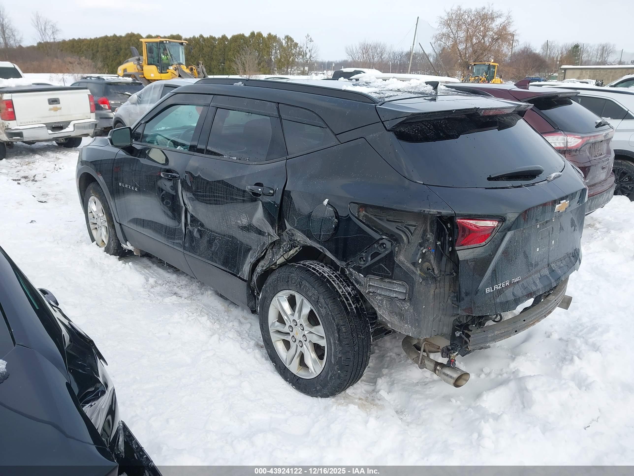 CHEVROLET BLAZER image 3