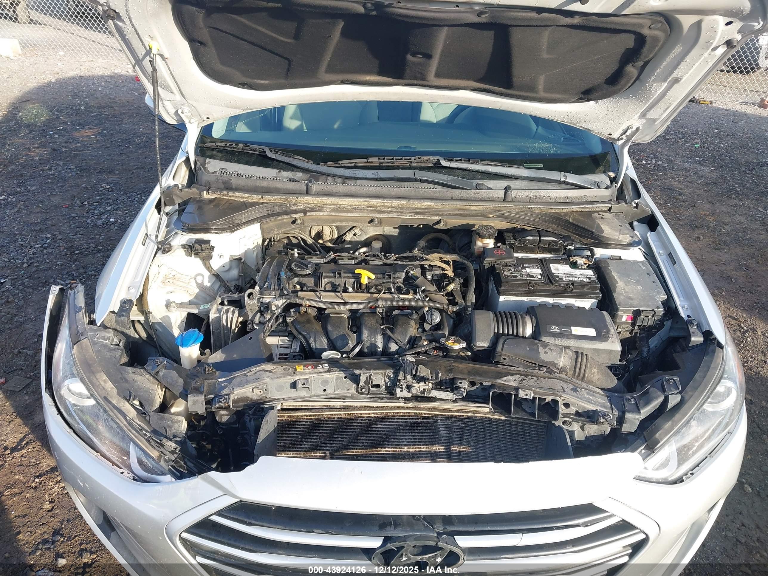HYUNDAI ELANTRA image 10