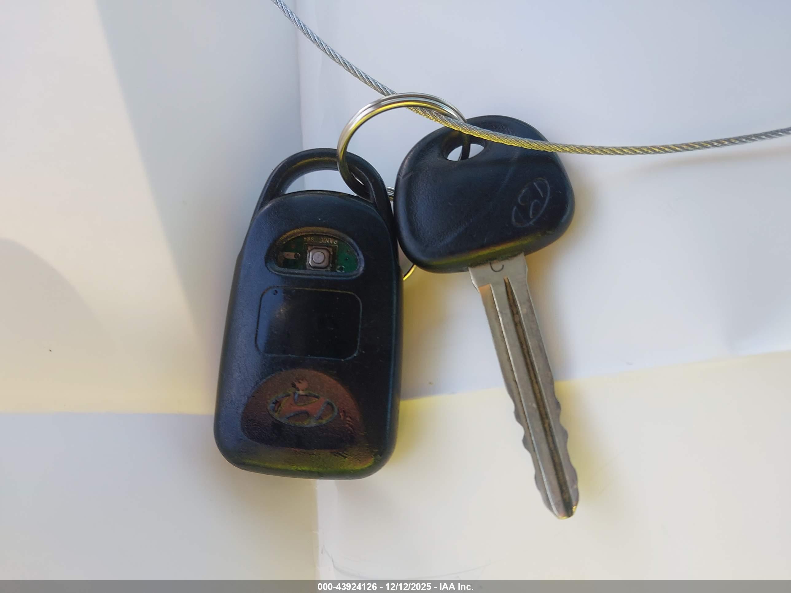 HYUNDAI ELANTRA image 11