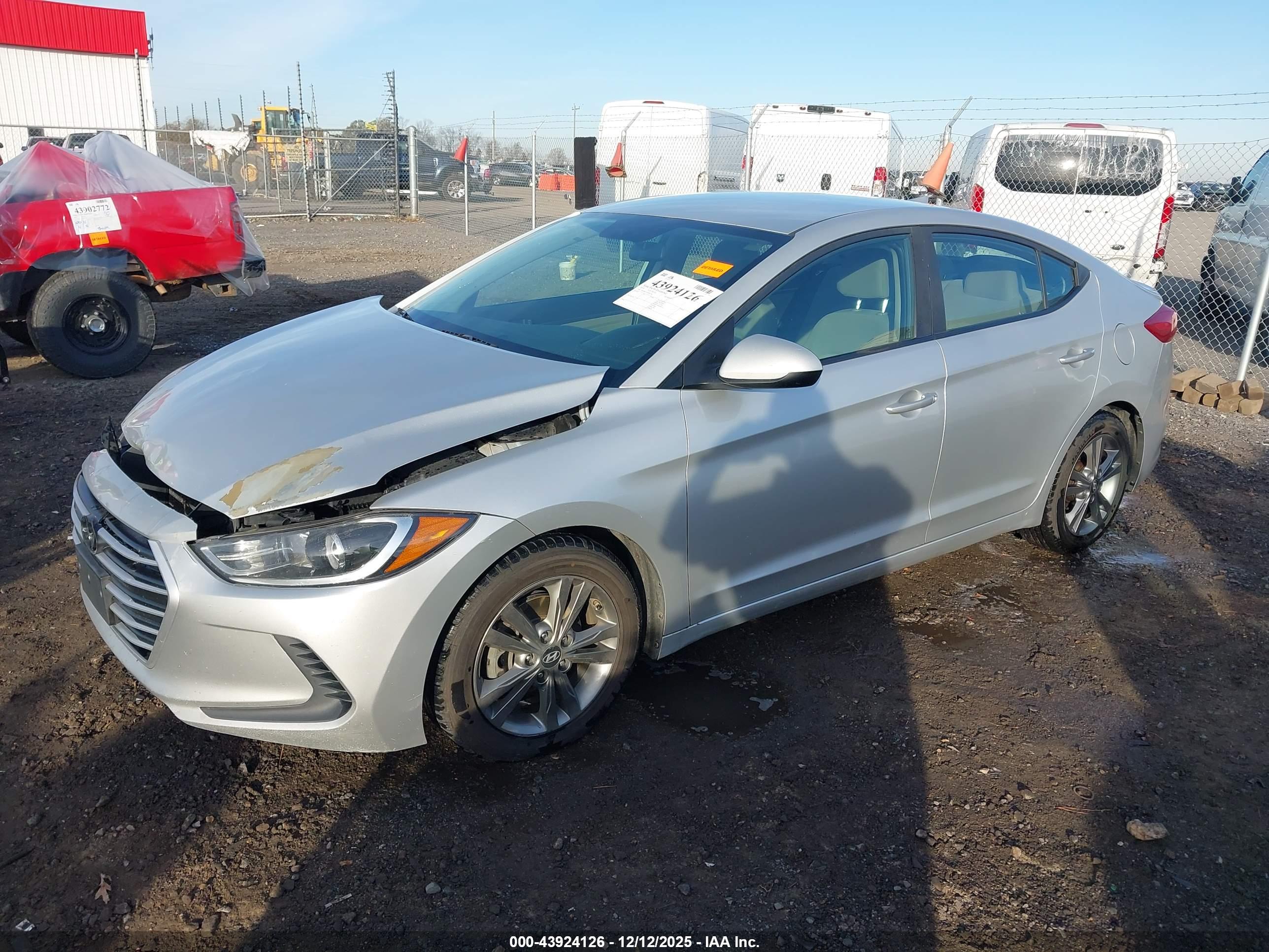 HYUNDAI ELANTRA image 2