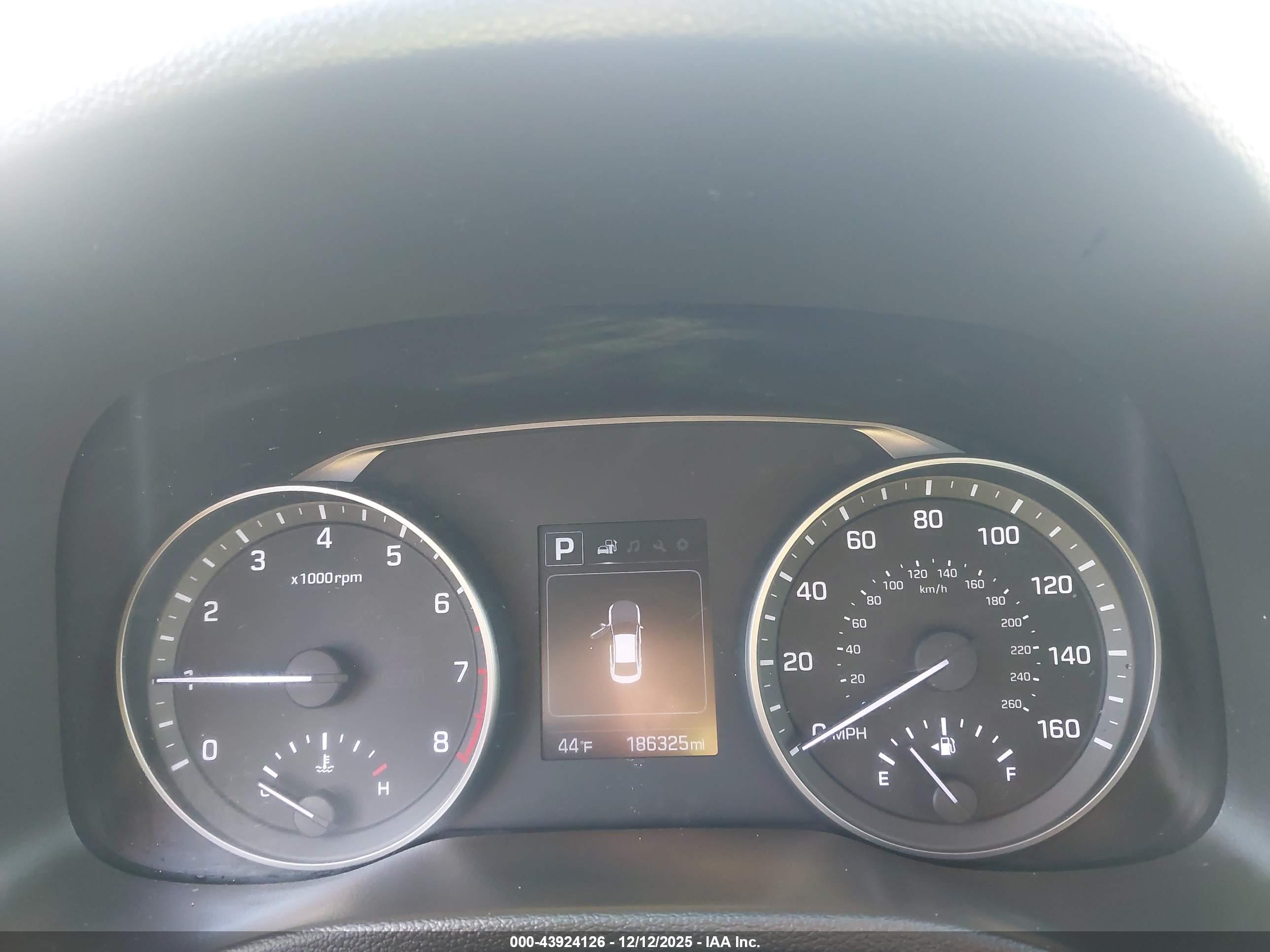 HYUNDAI ELANTRA image 7