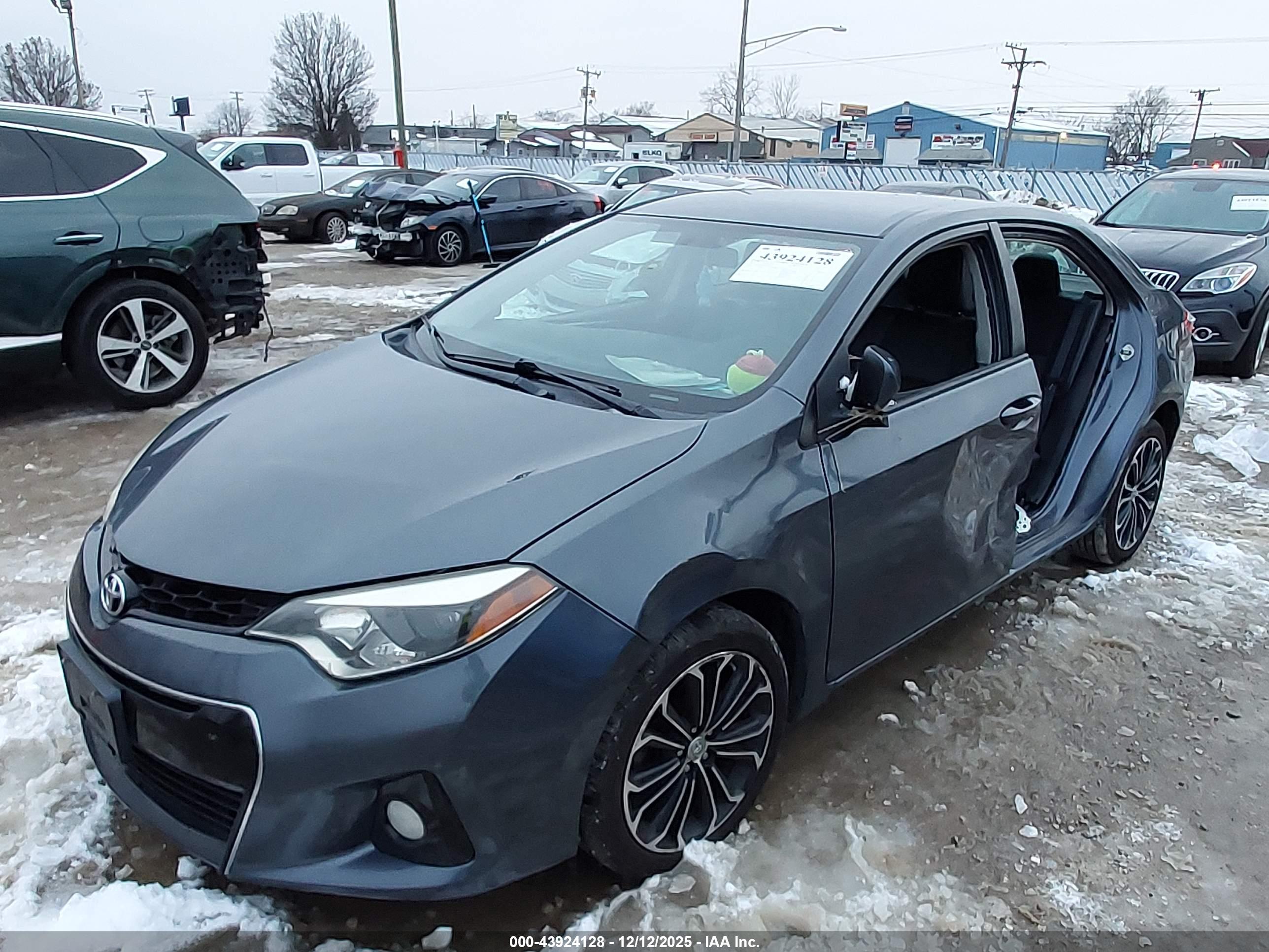 TOYOTA COROLLA image 2