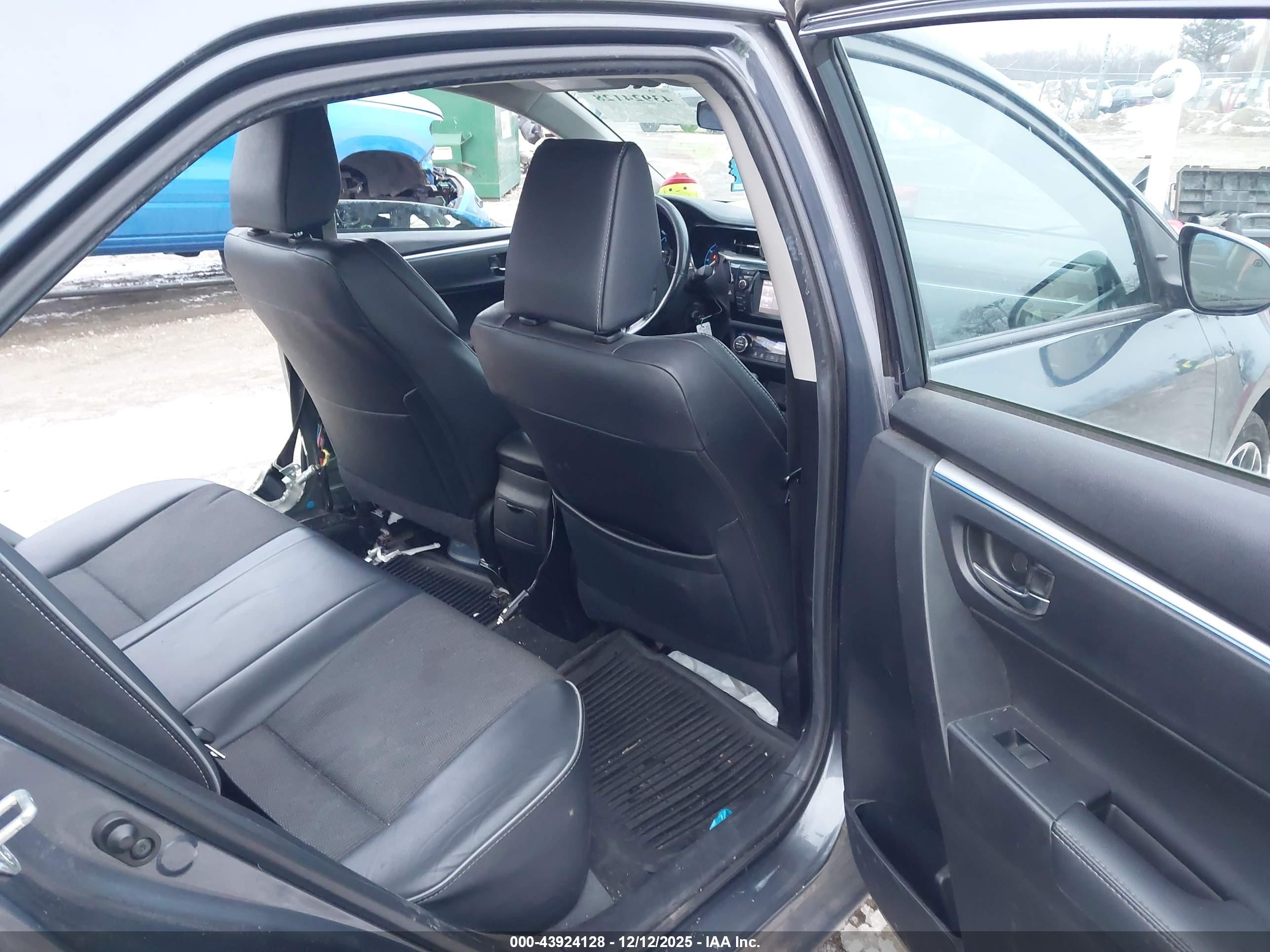 TOYOTA COROLLA image 8
