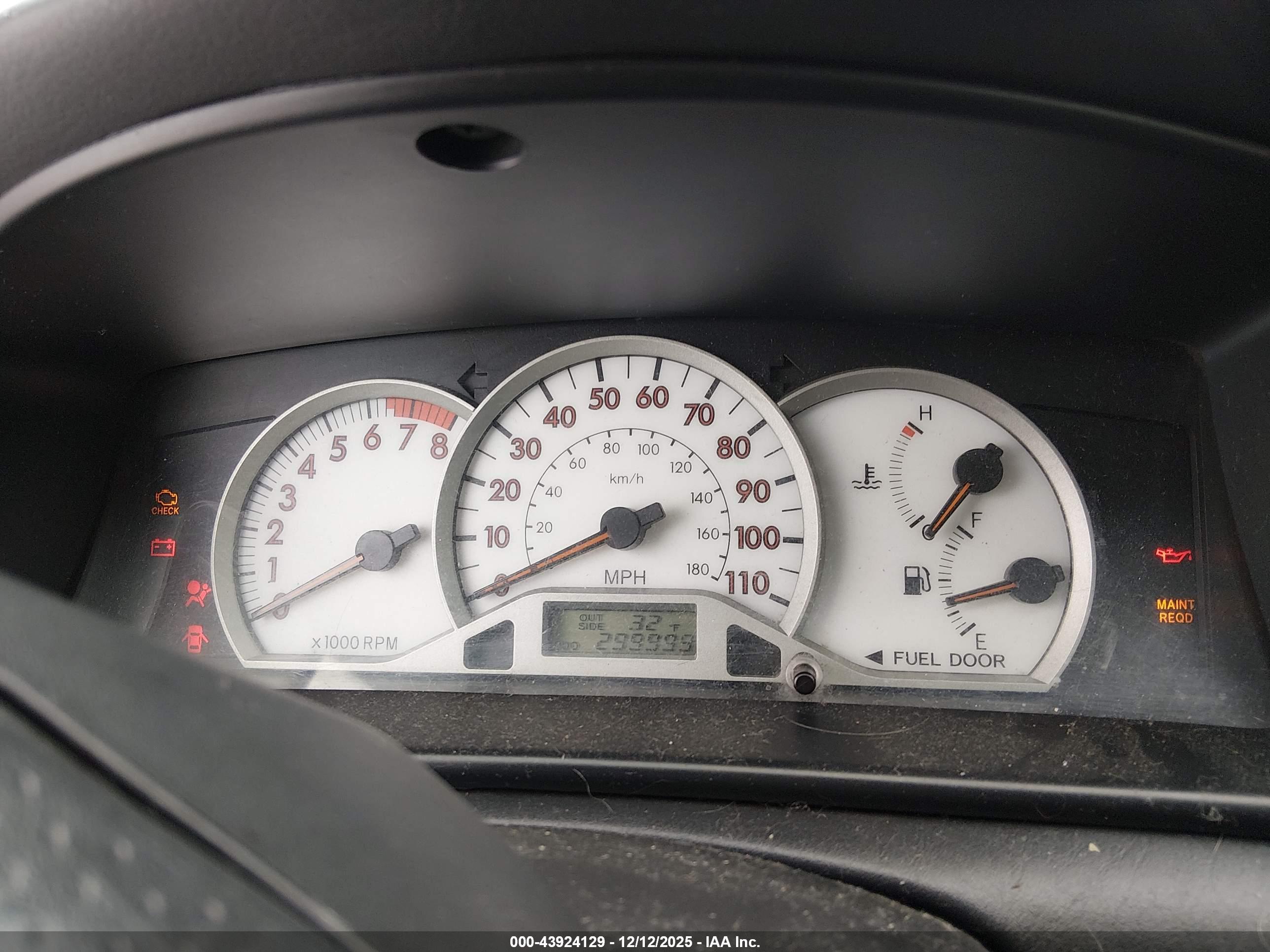TOYOTA COROLLA image 7