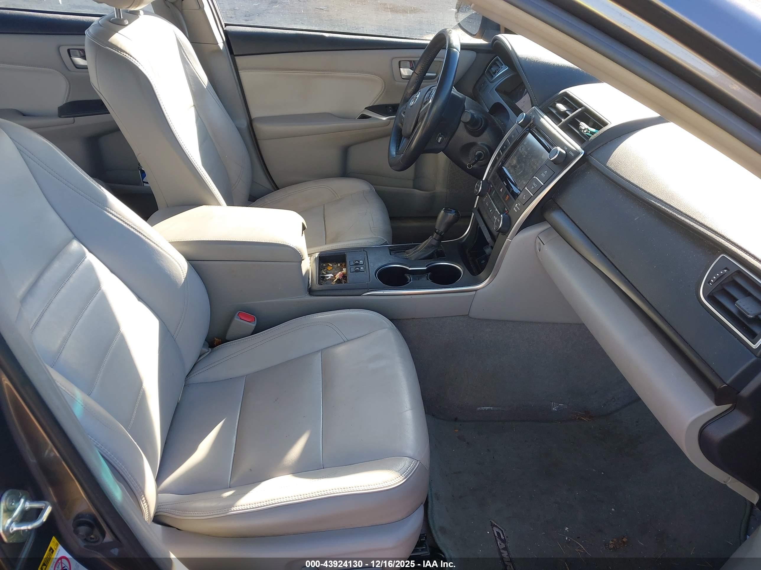 TOYOTA CAMRY image 5
