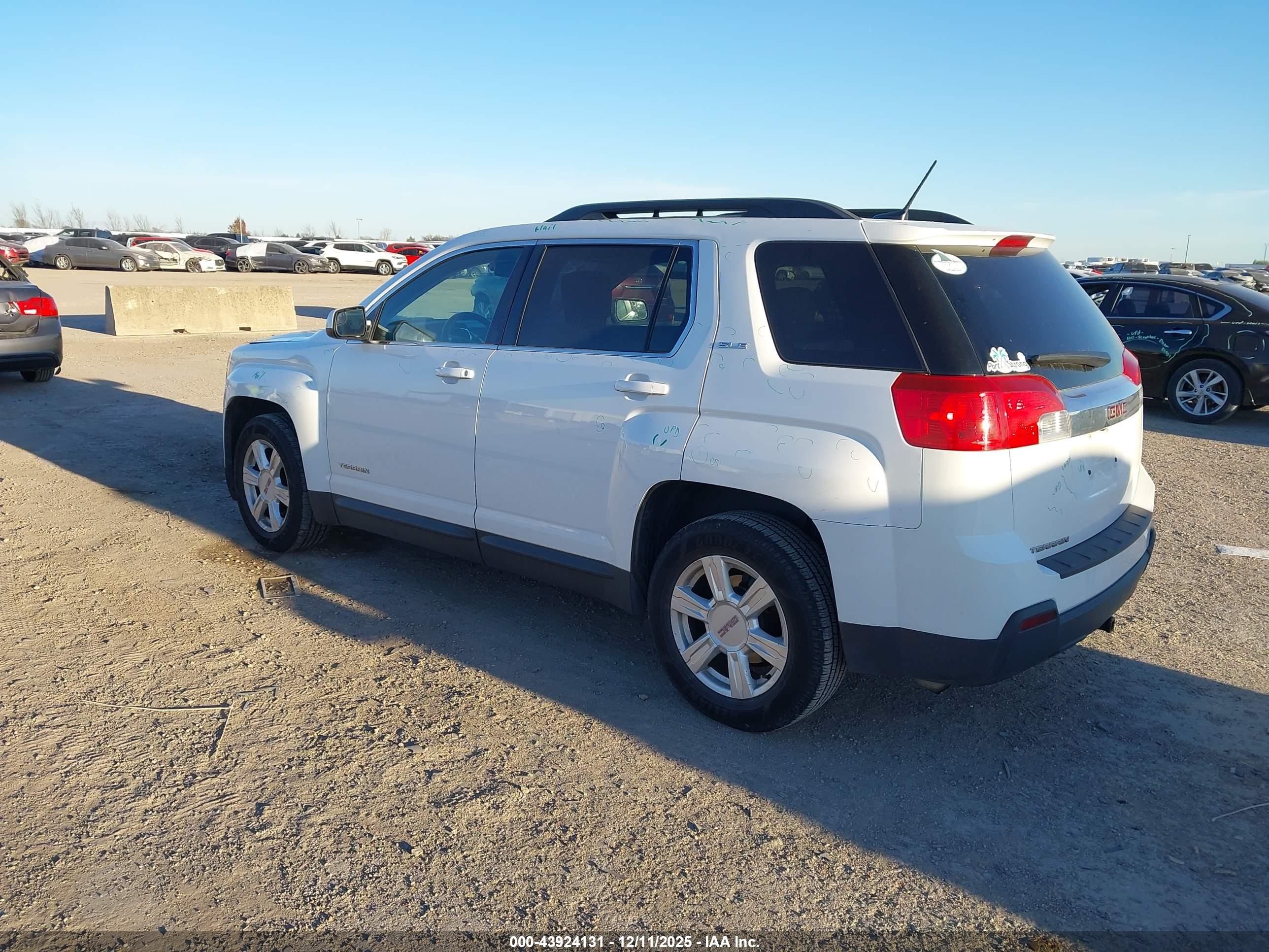 GMC TERRAIN image 3