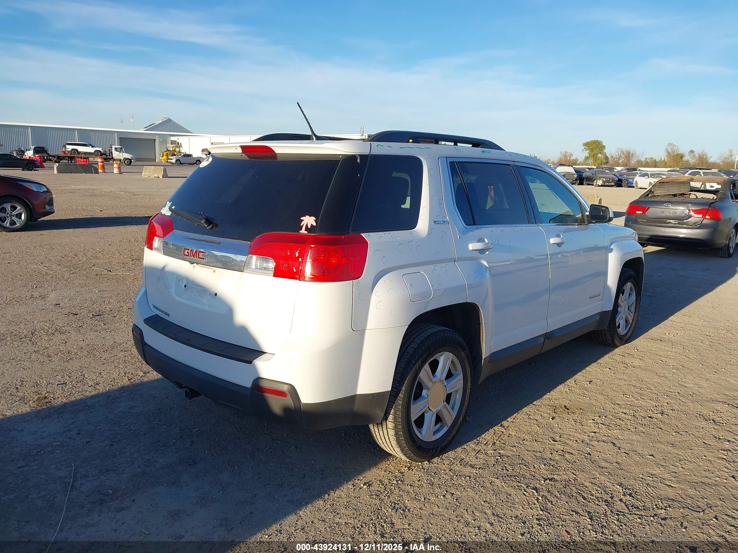 GMC TERRAIN image 4