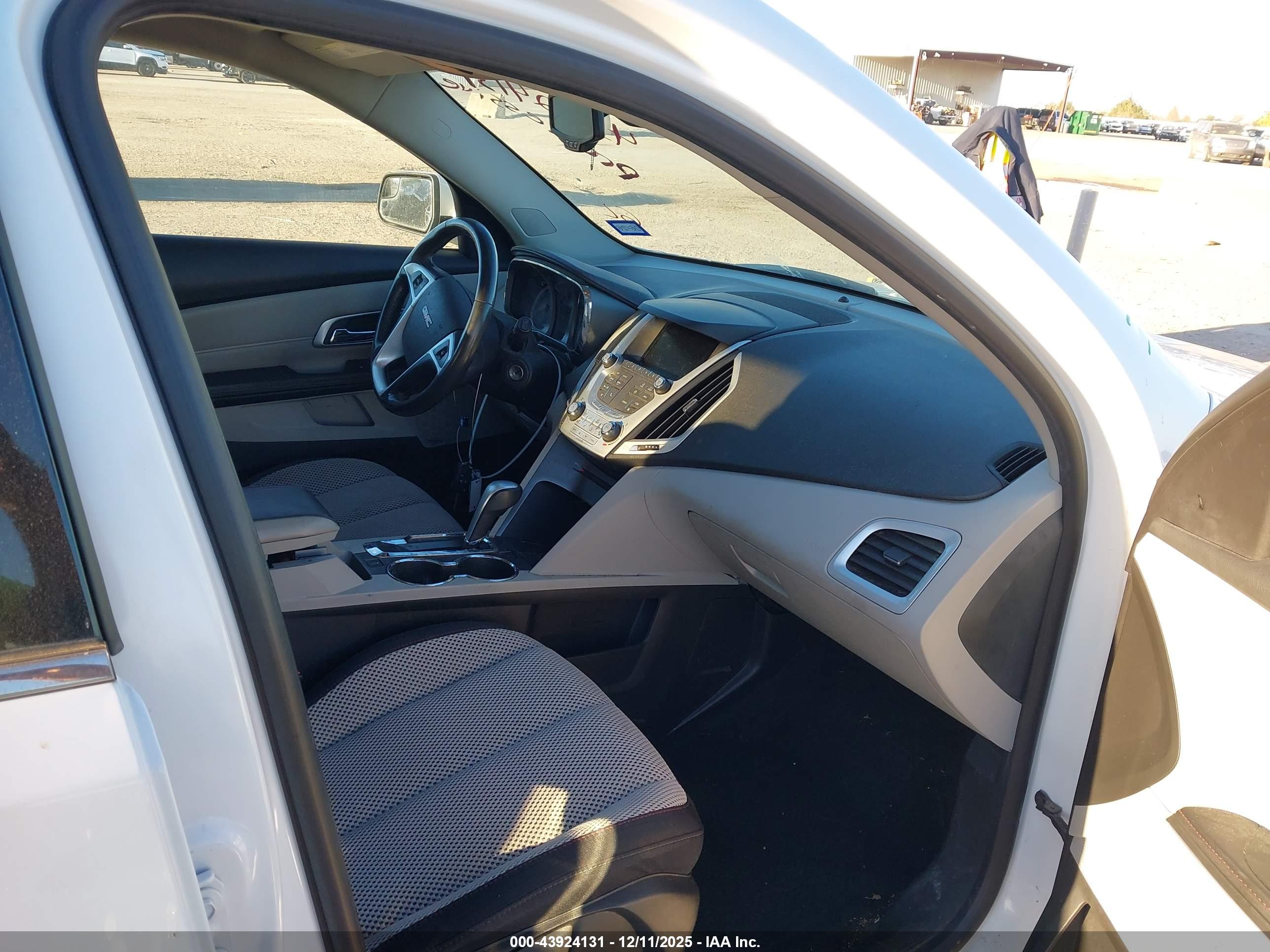 GMC TERRAIN image 5
