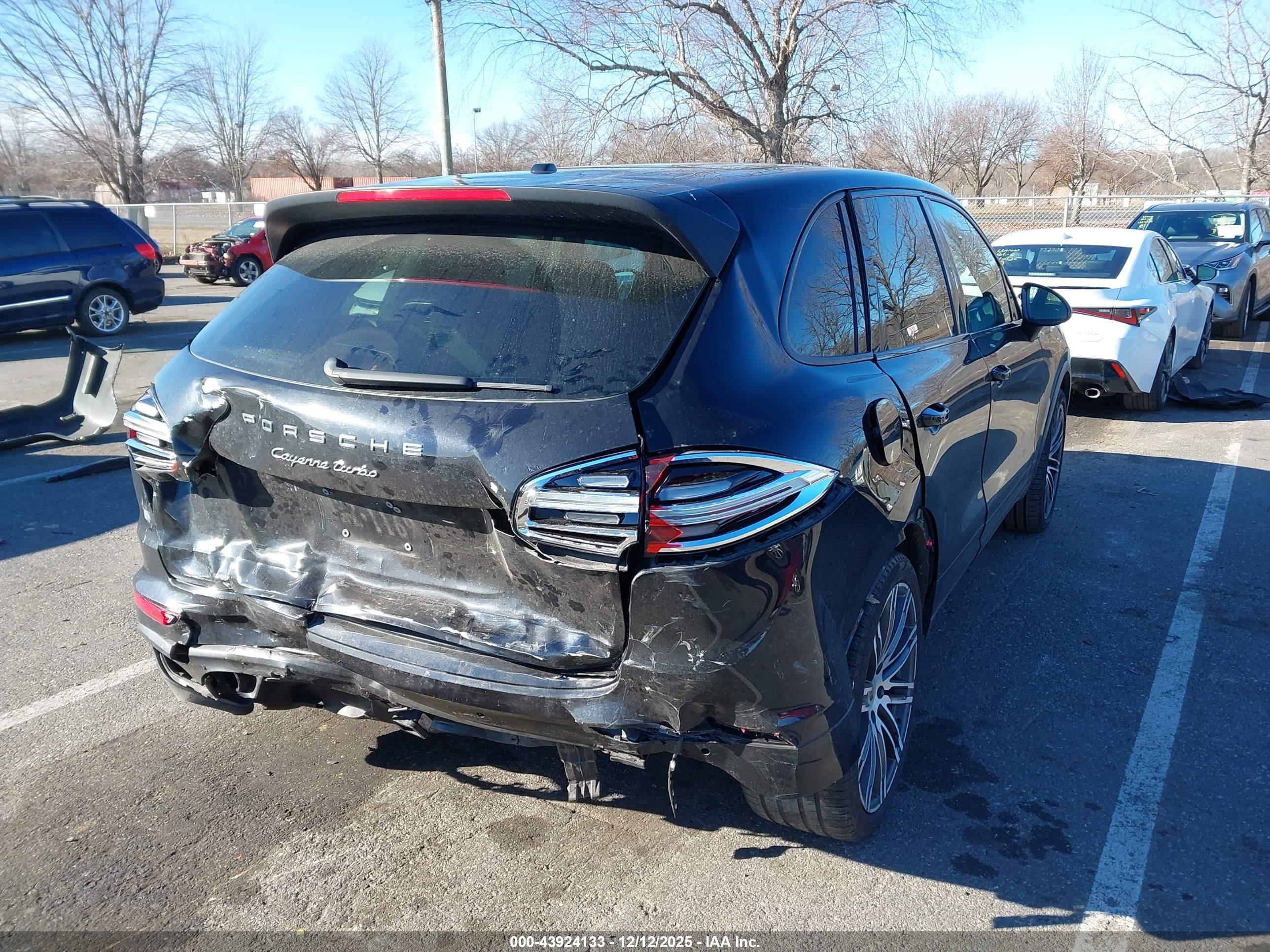 PORSCHE CAYENNE image 4