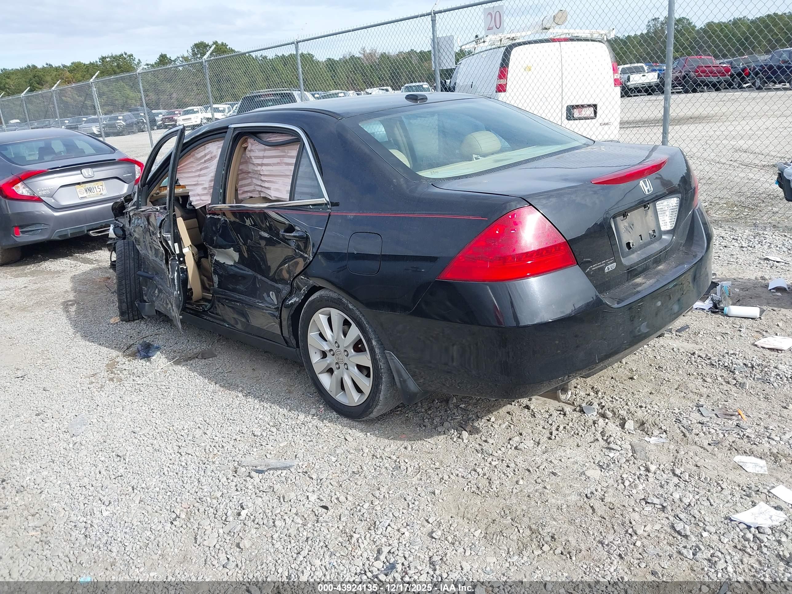 HONDA ACCORD image 3
