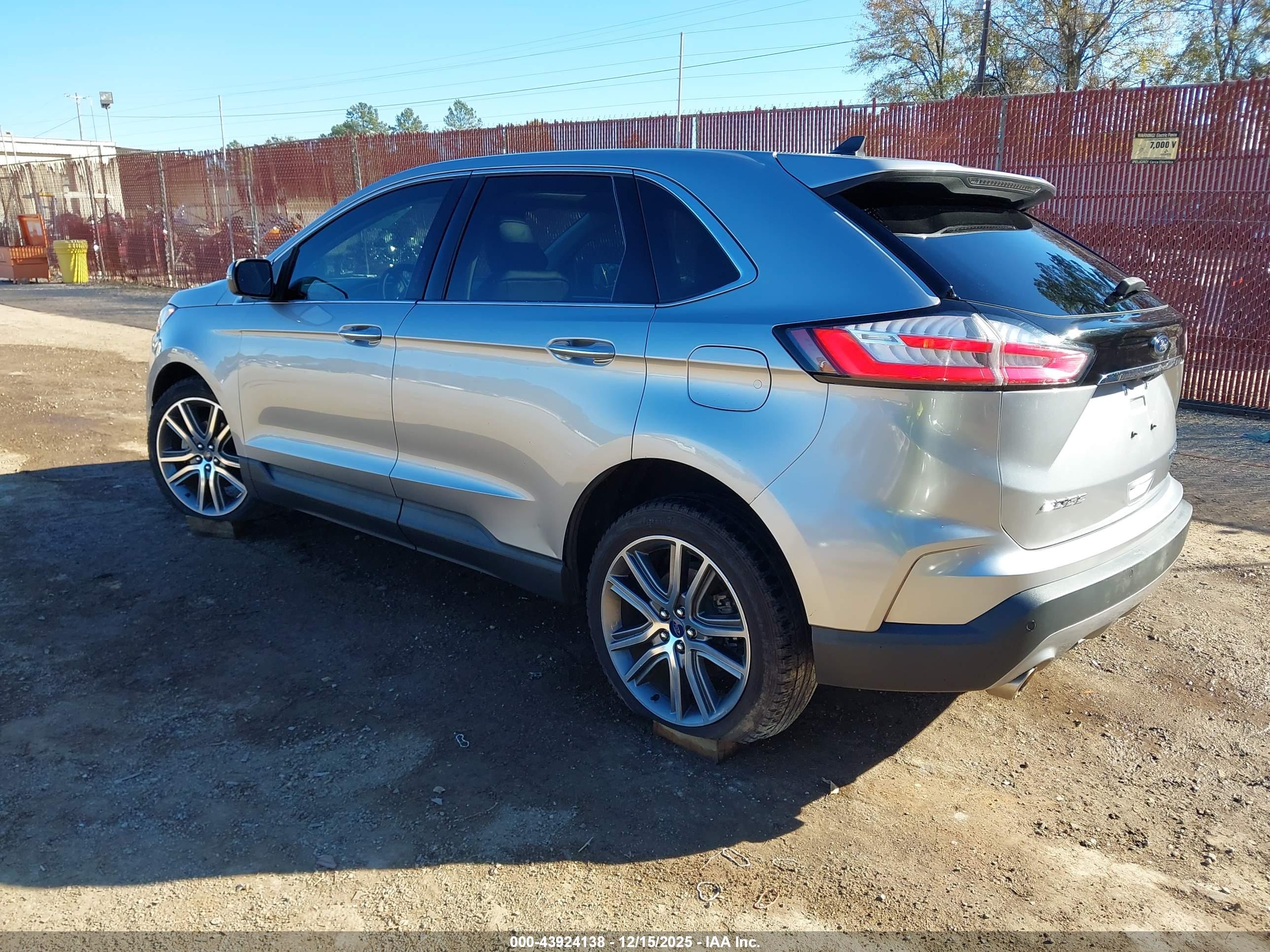 FORD EDGE image 3