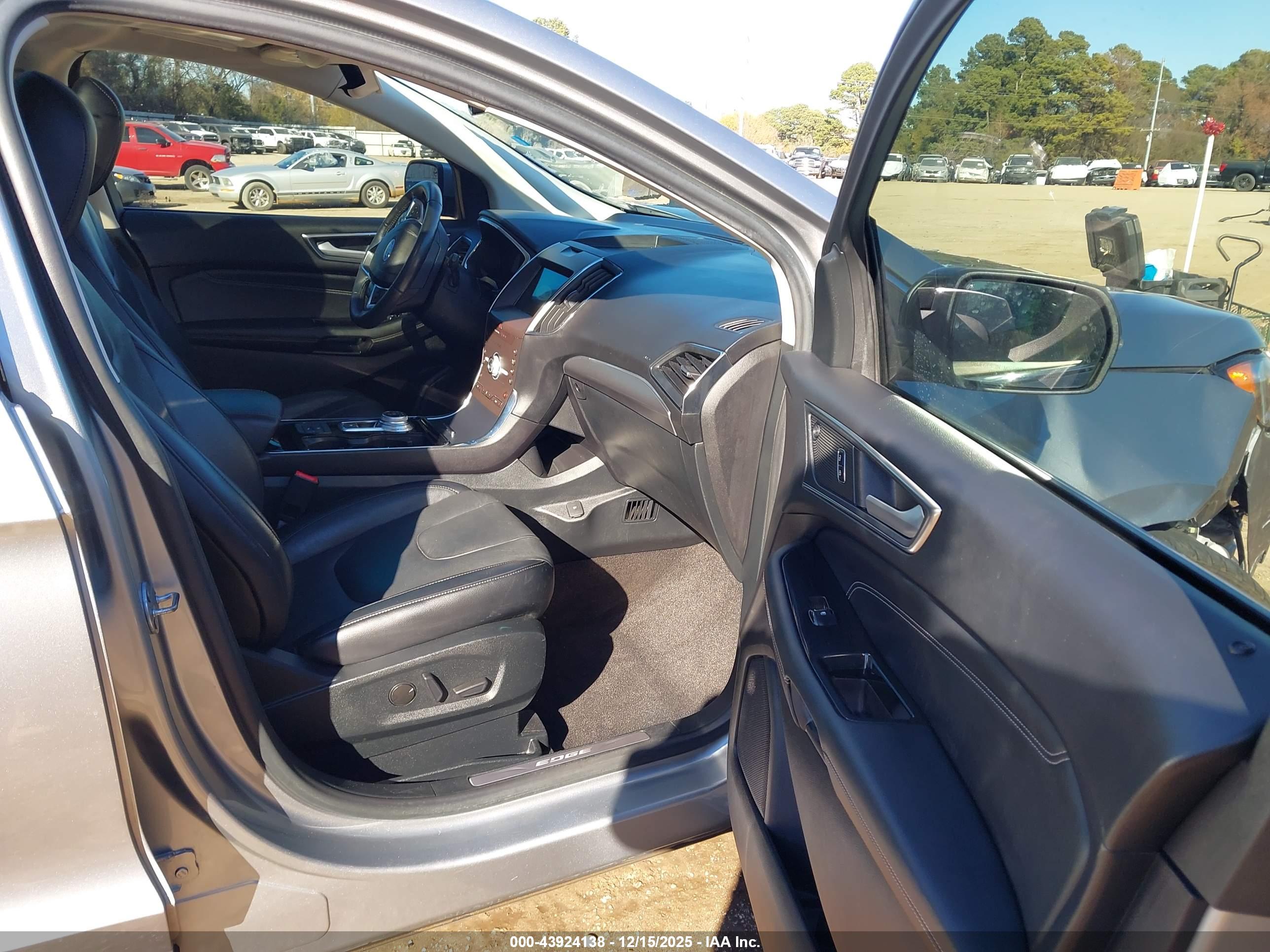 FORD EDGE image 5