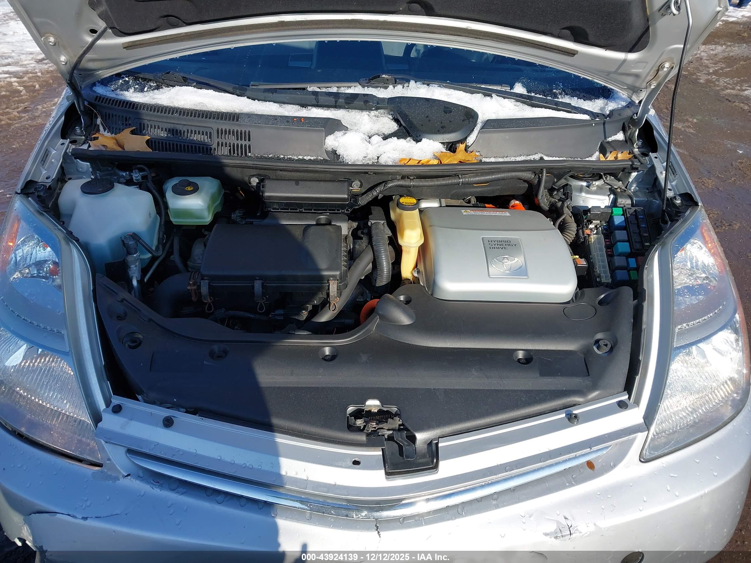 TOYOTA PRIUS image 10