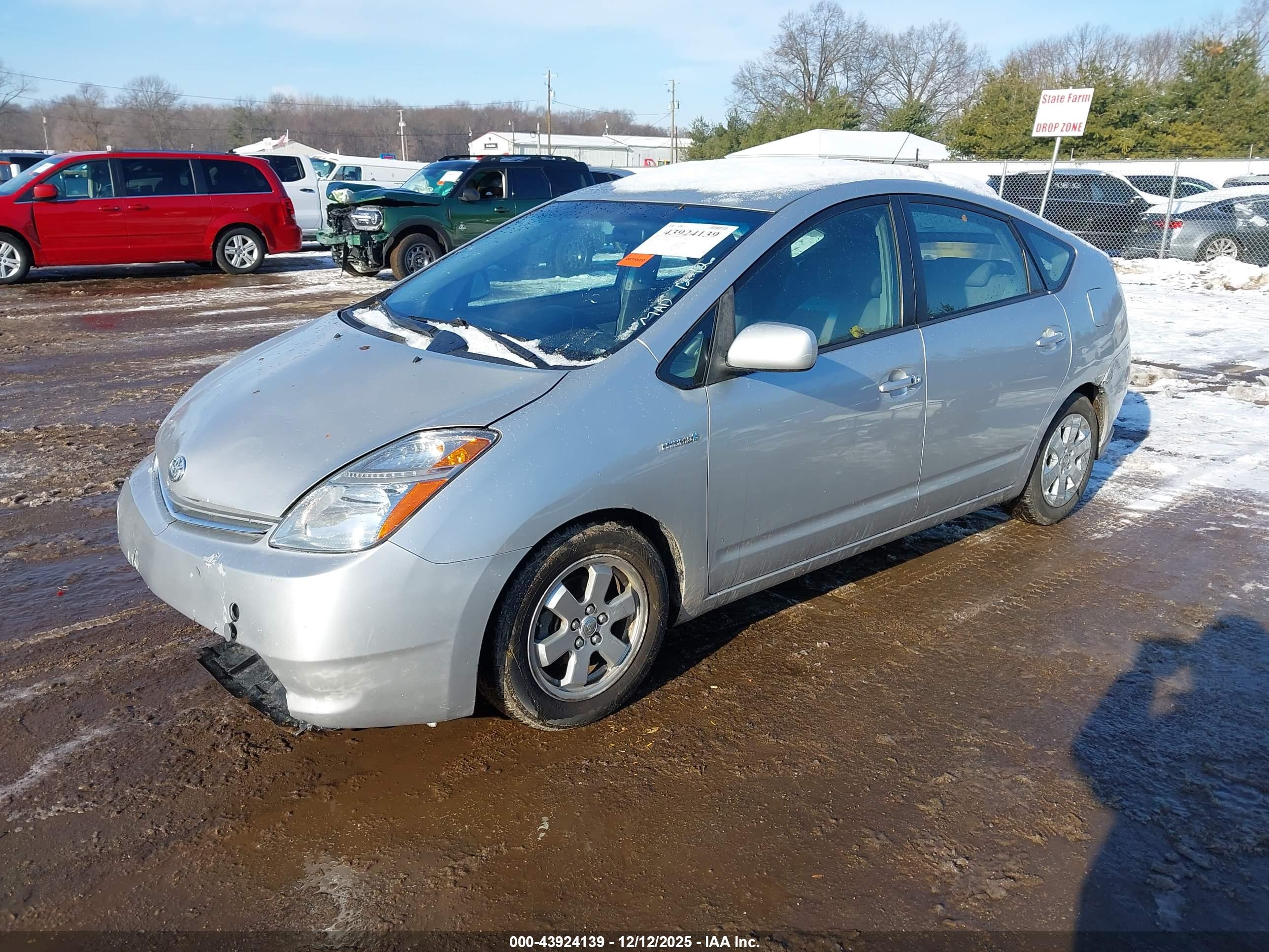 TOYOTA PRIUS image 2