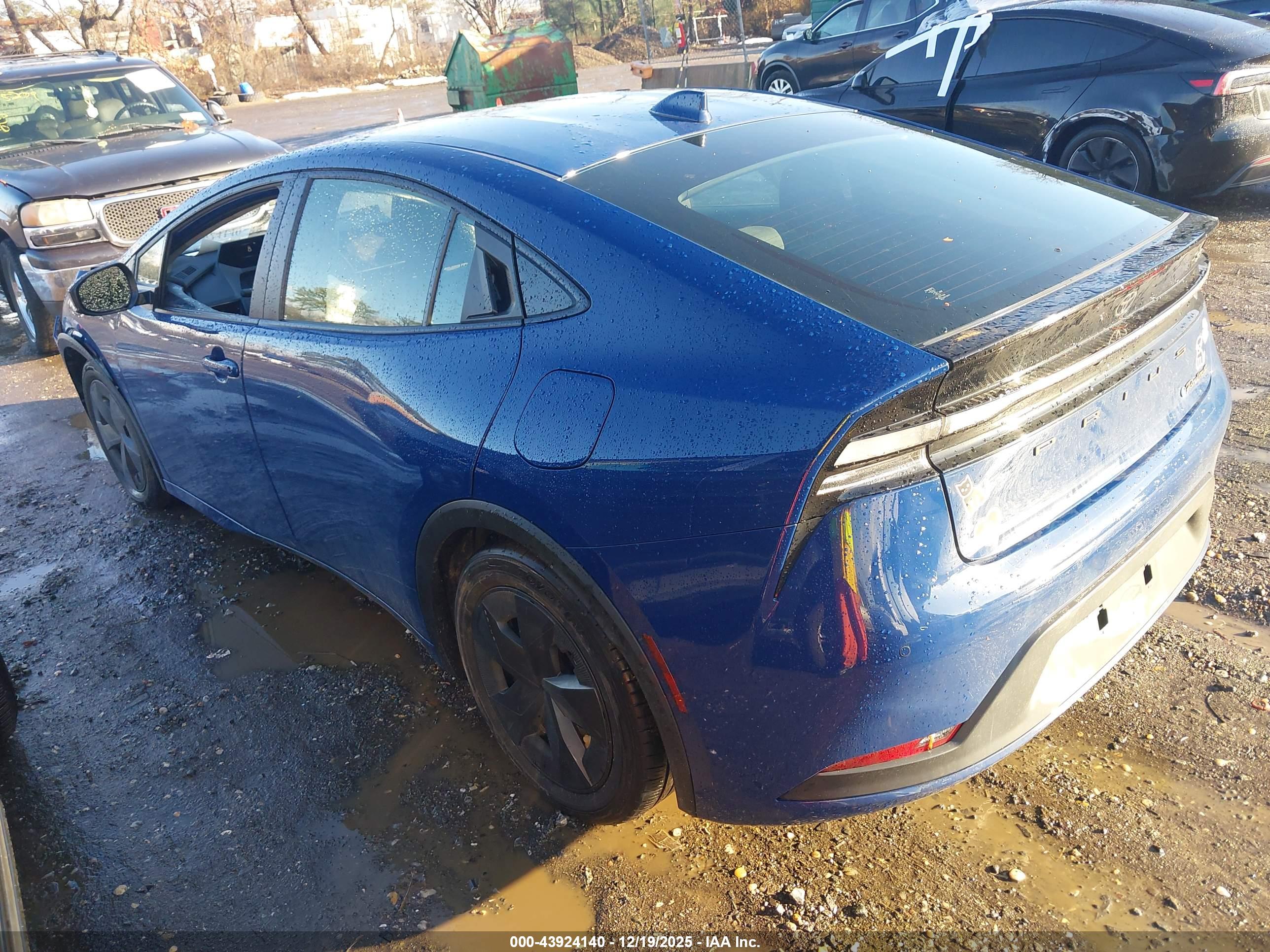 TOYOTA PRIUS image 3