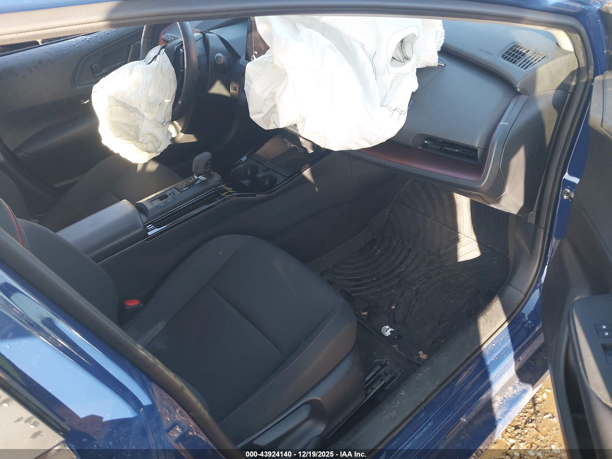 TOYOTA PRIUS image 5