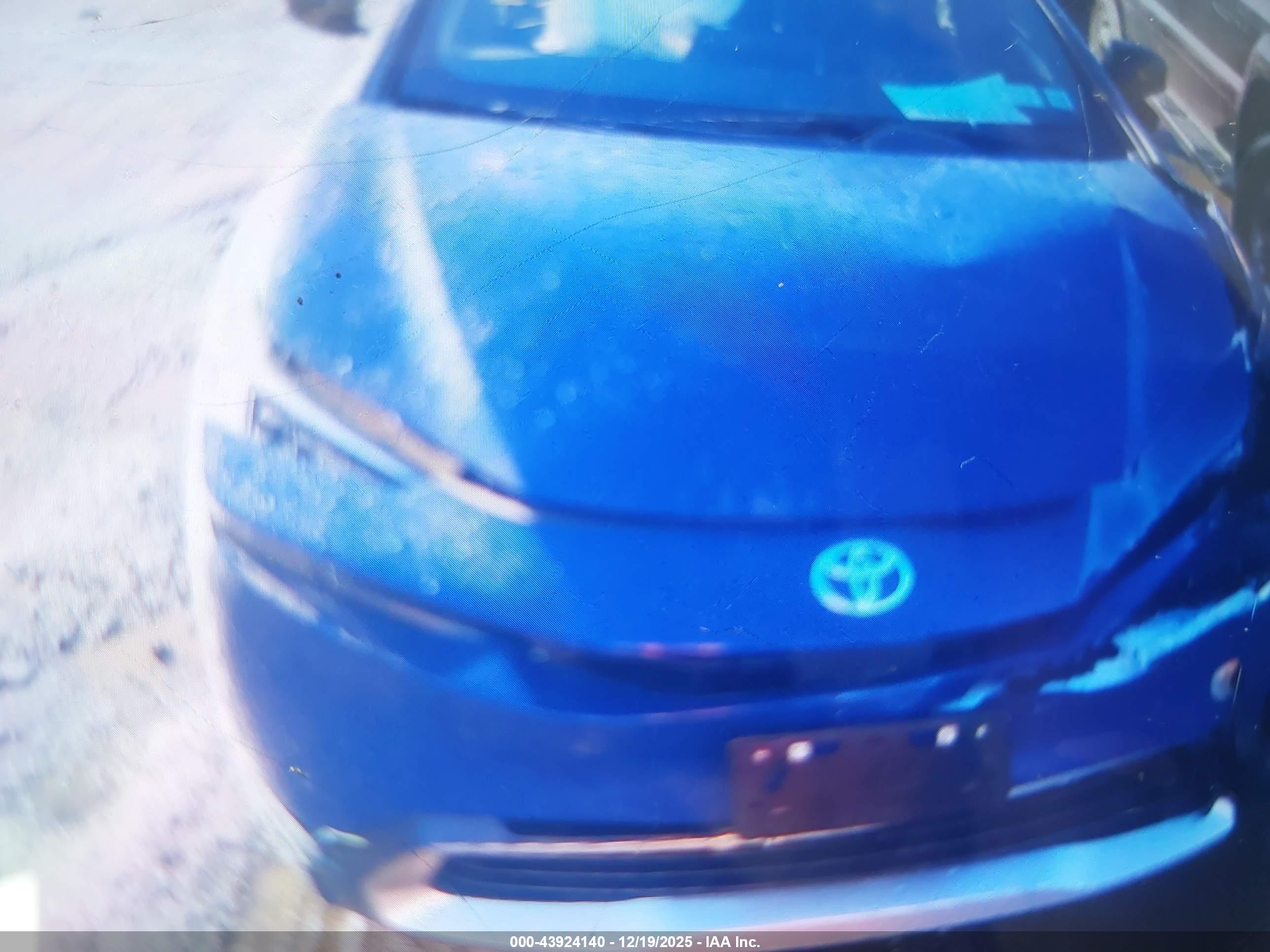 TOYOTA PRIUS image 6