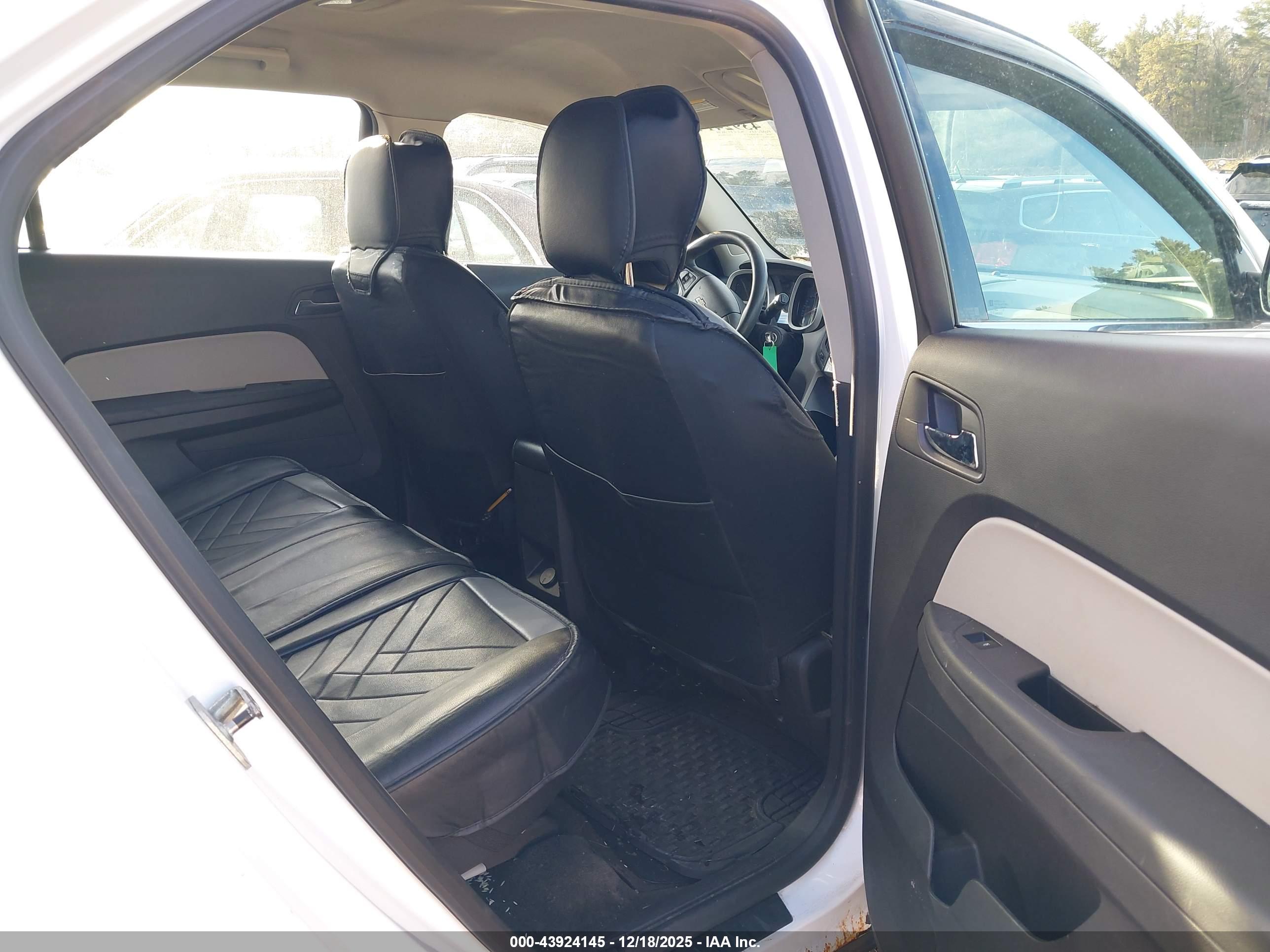 CHEVROLET EQUINOX image 8