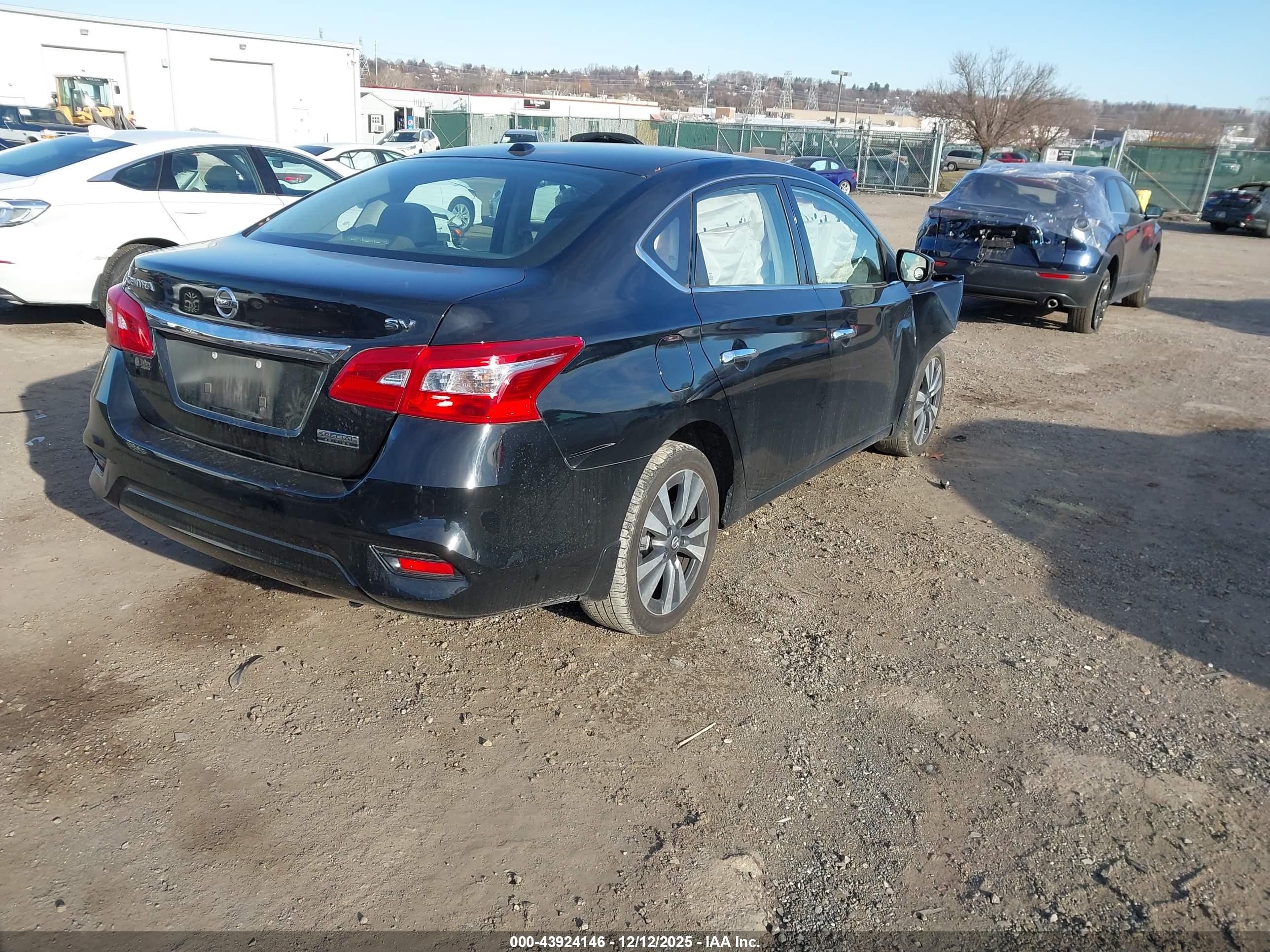 NISSAN SENTRA image 4