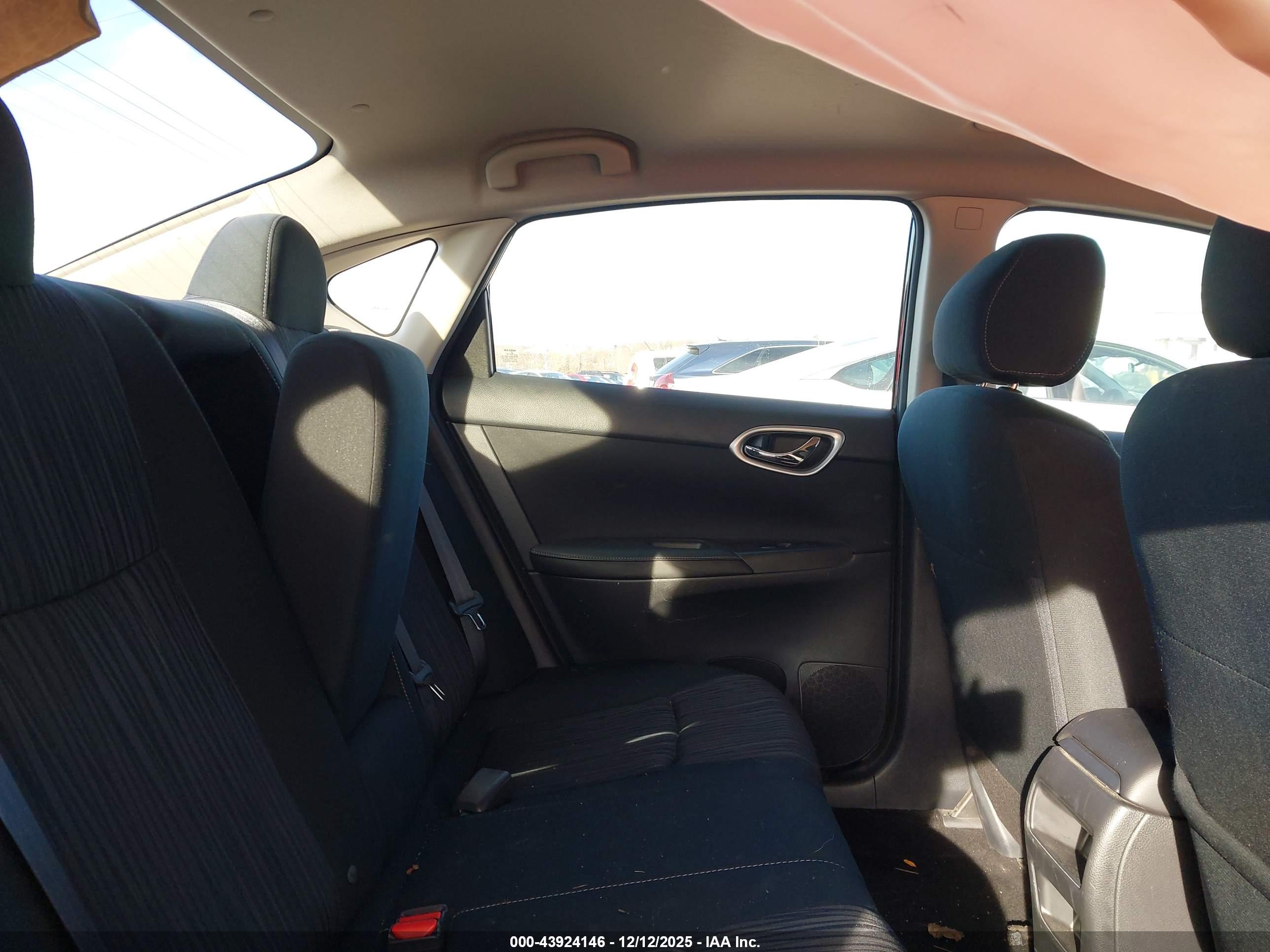 NISSAN SENTRA image 8