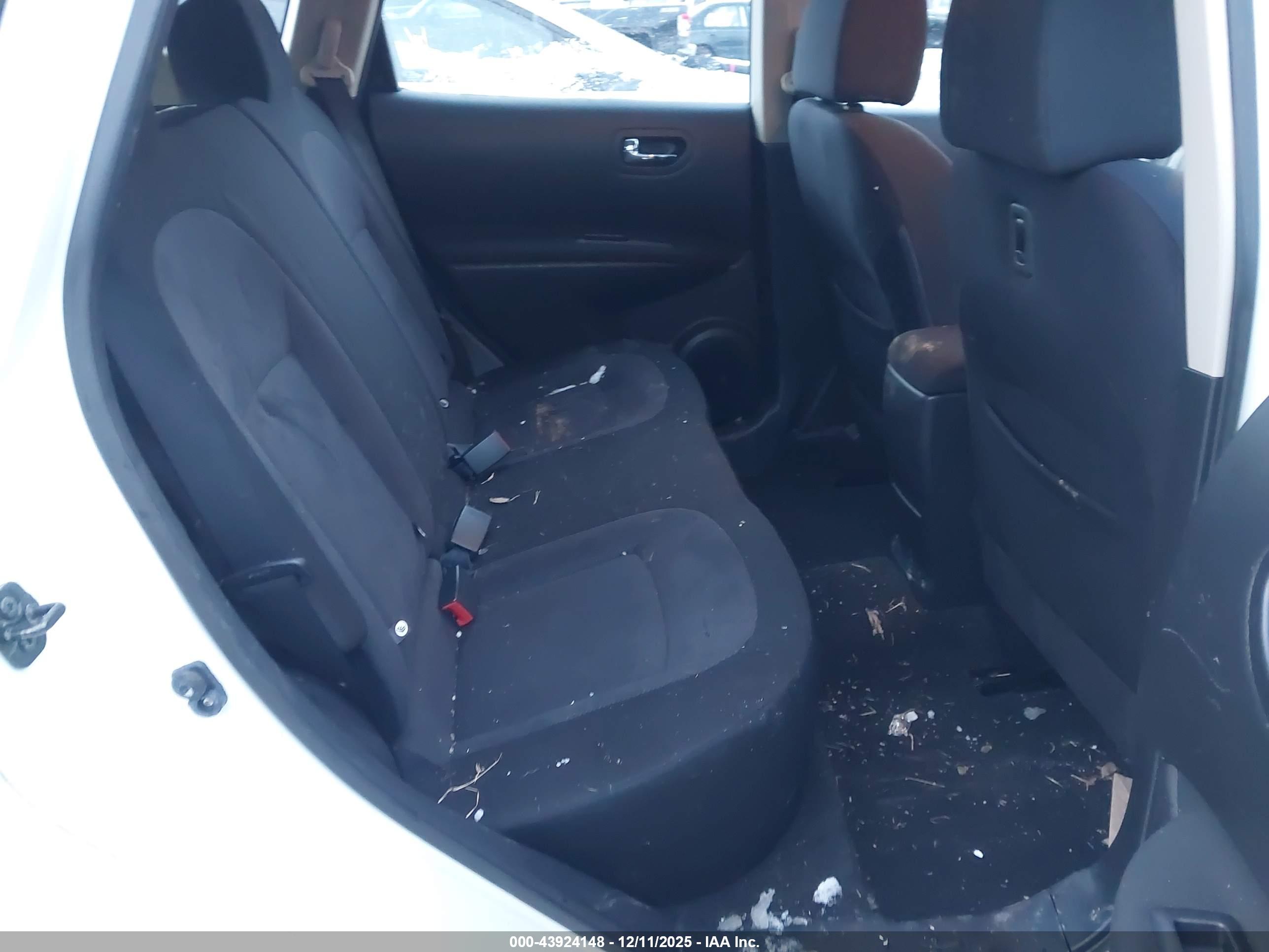 NISSAN ROGUE image 8
