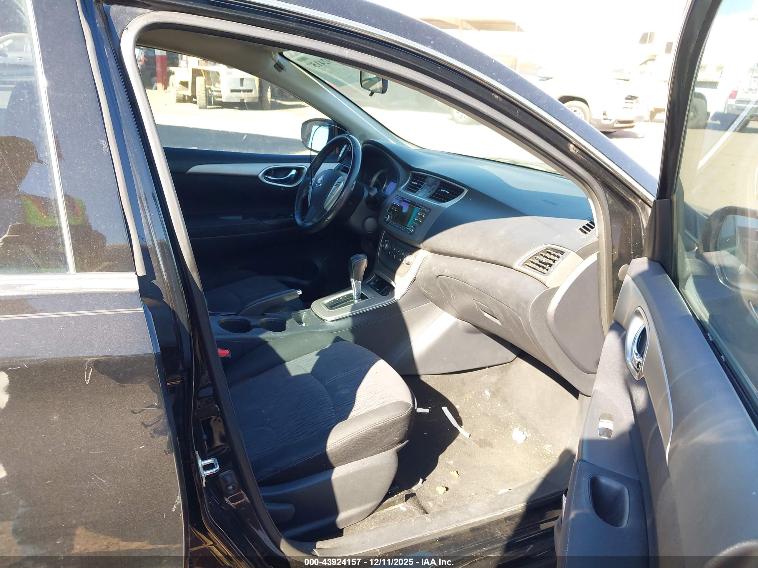 NISSAN SENTRA image 5