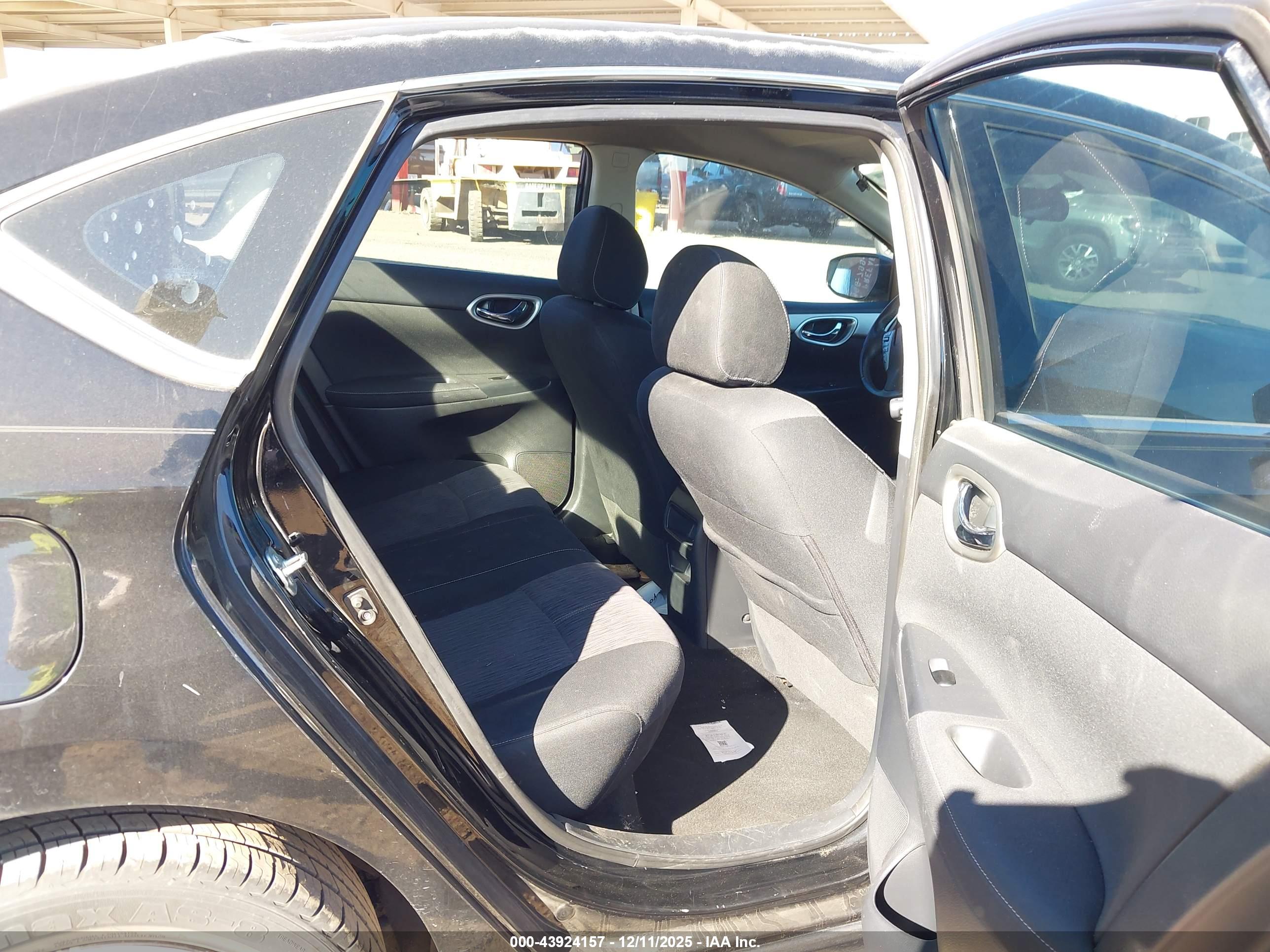NISSAN SENTRA image 8