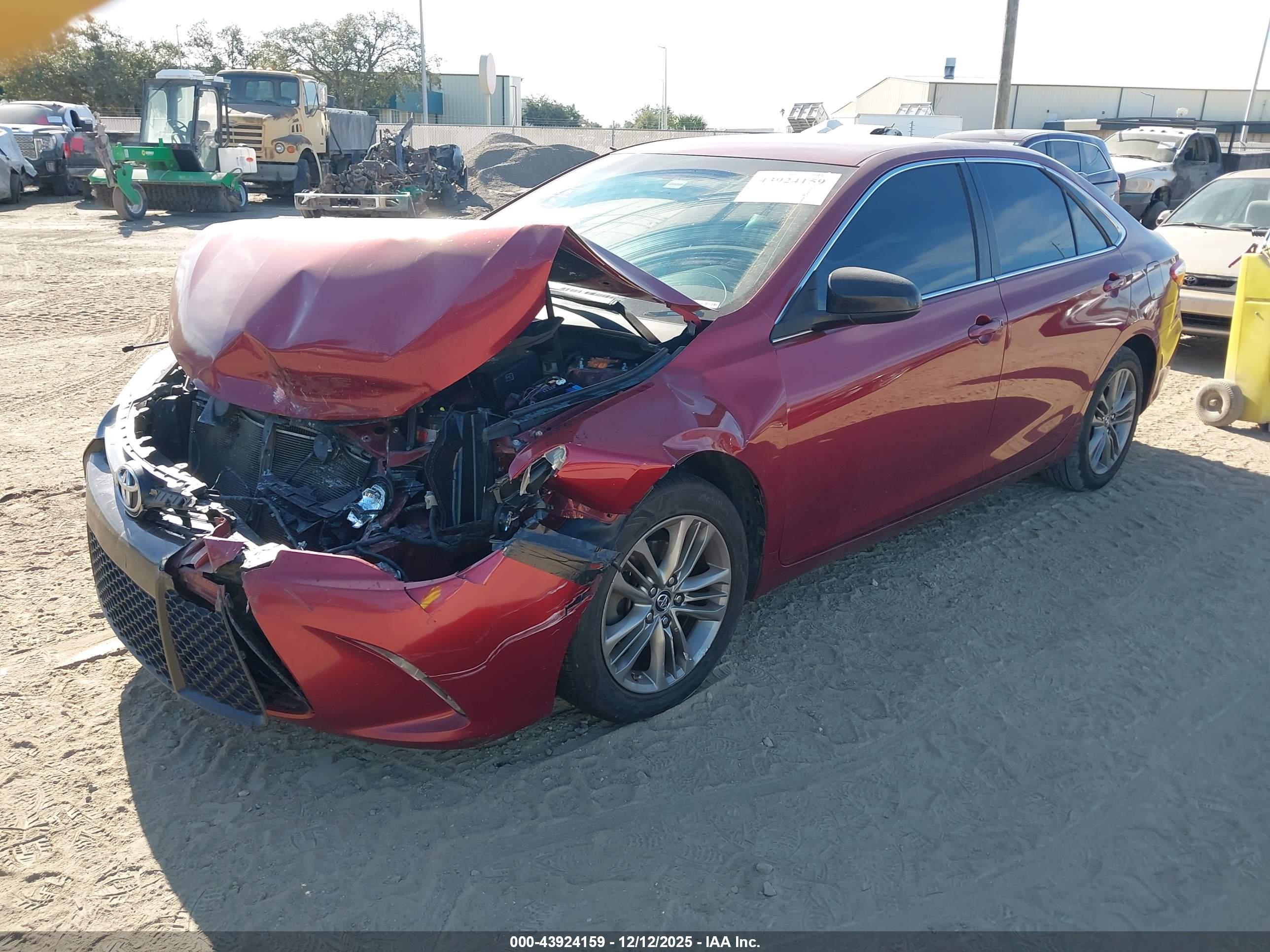 TOYOTA CAMRY image 2