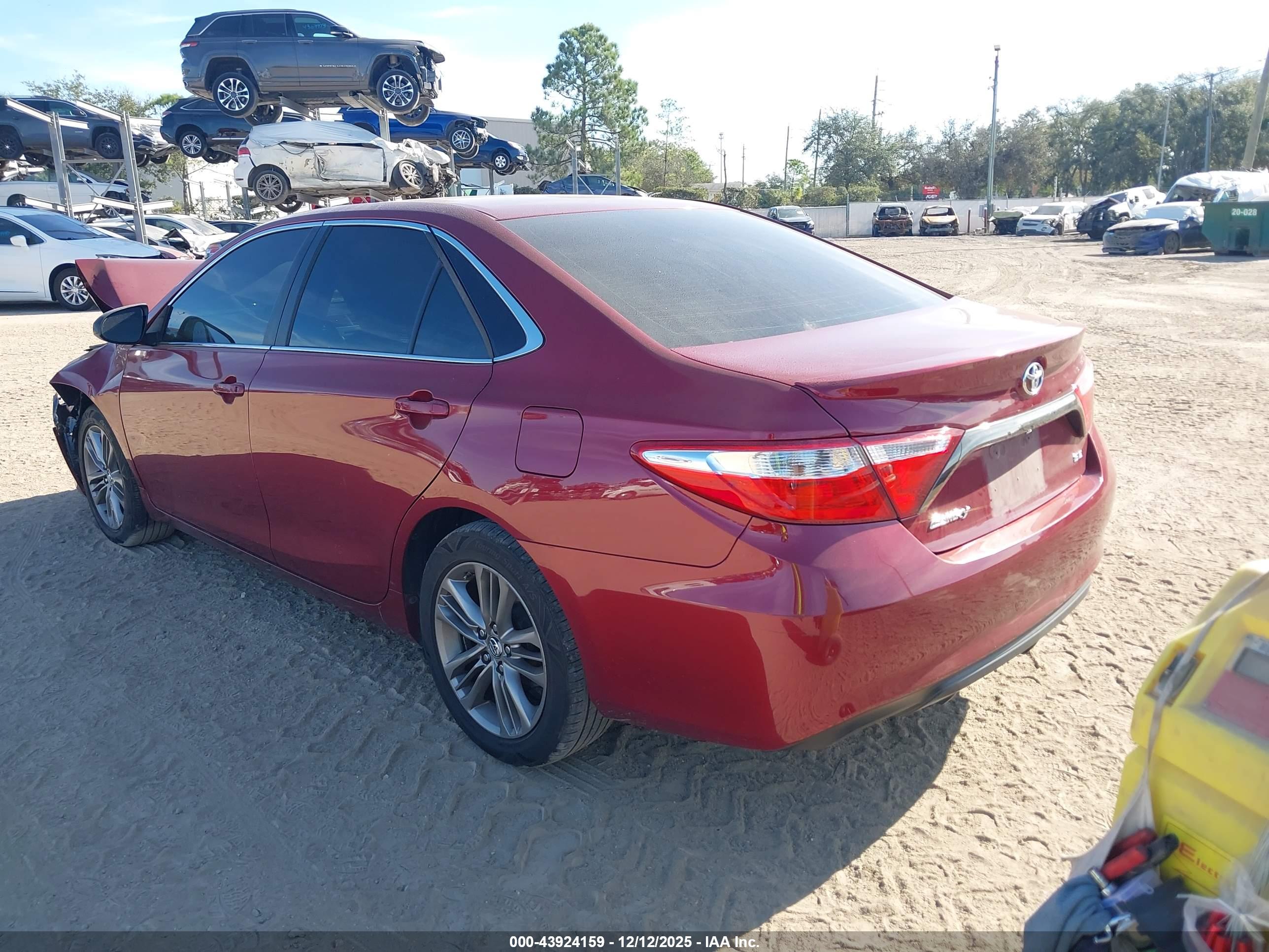 TOYOTA CAMRY image 3