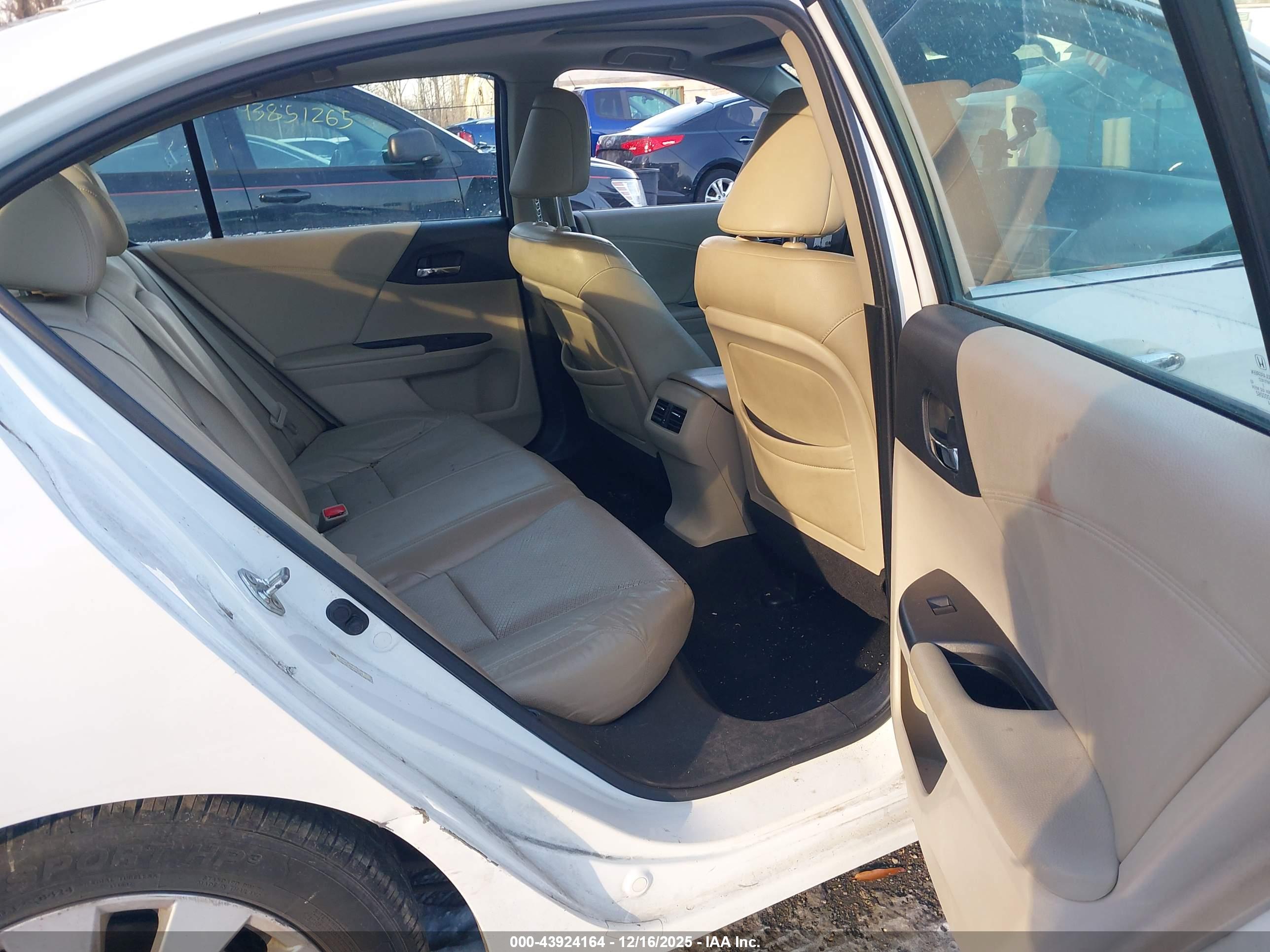 HONDA ACCORD image 8