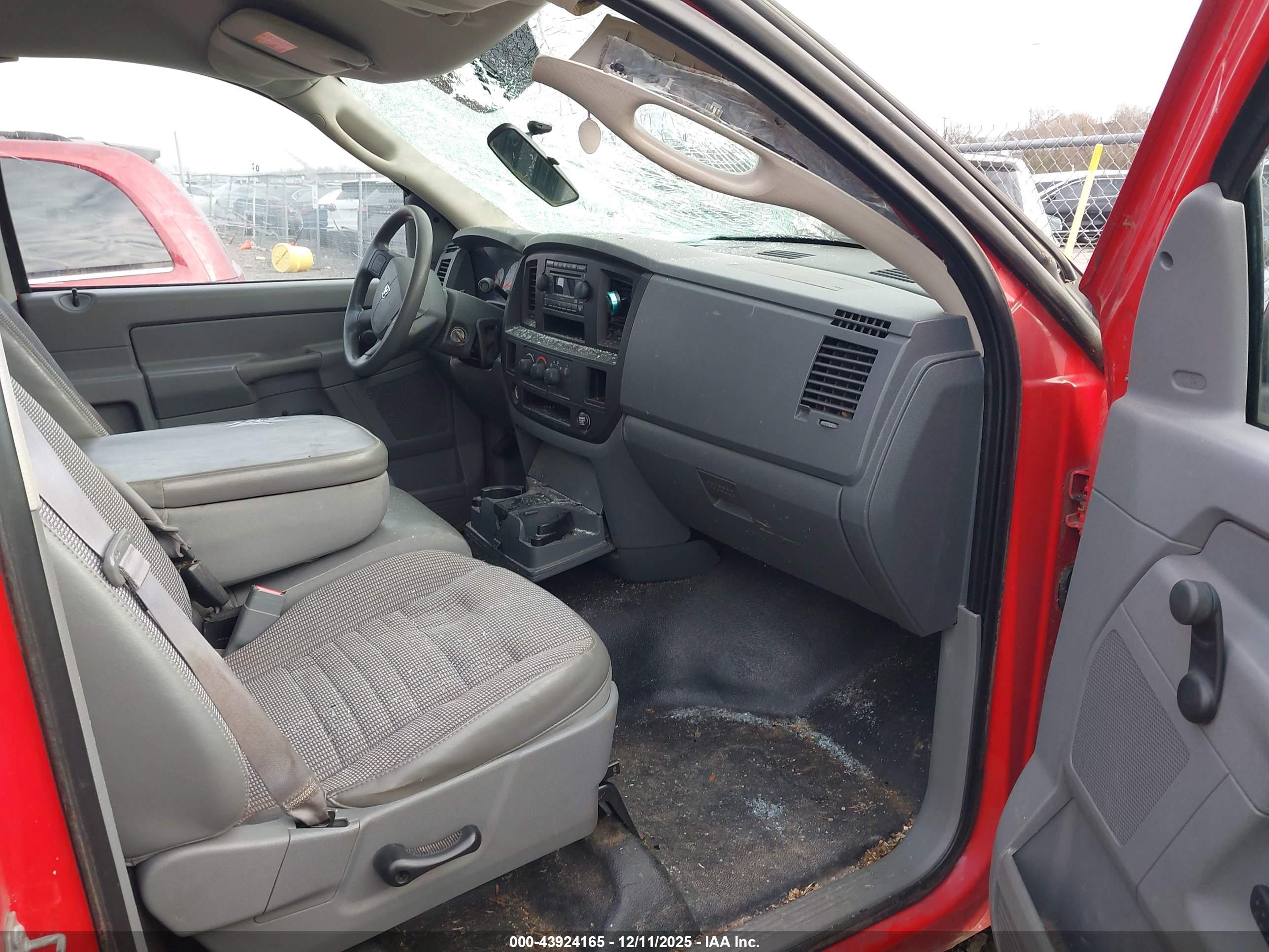 DODGE RAM image 5