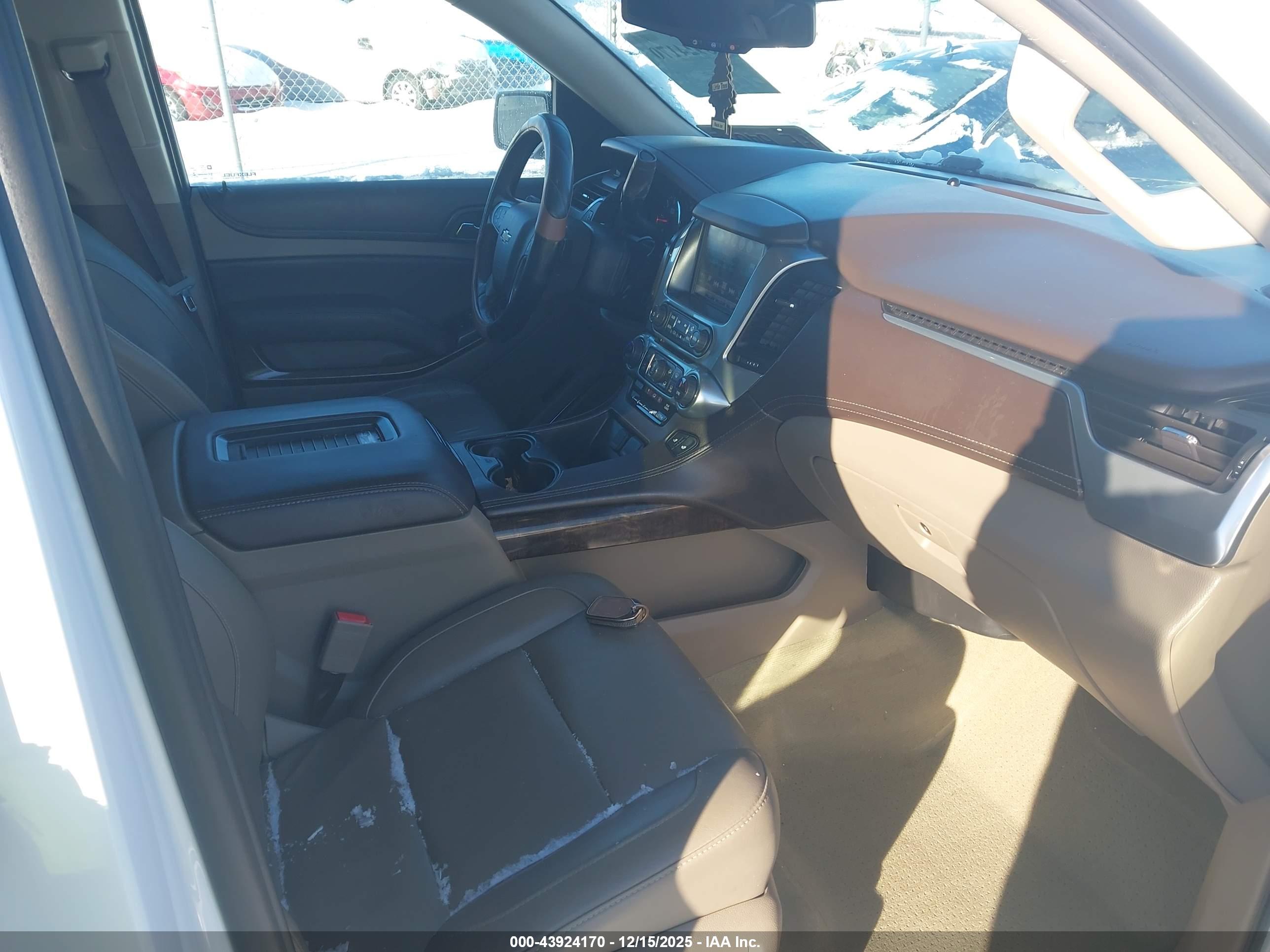 CHEVROLET TAHOE image 5