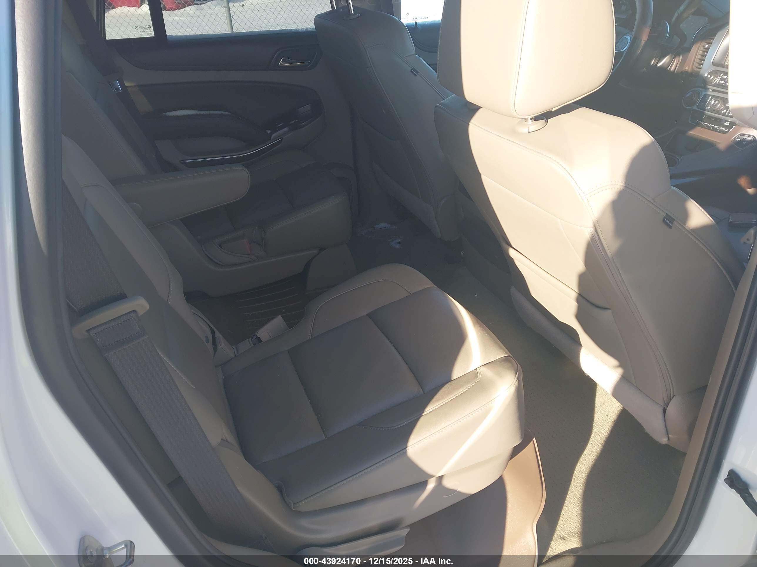 CHEVROLET TAHOE image 8