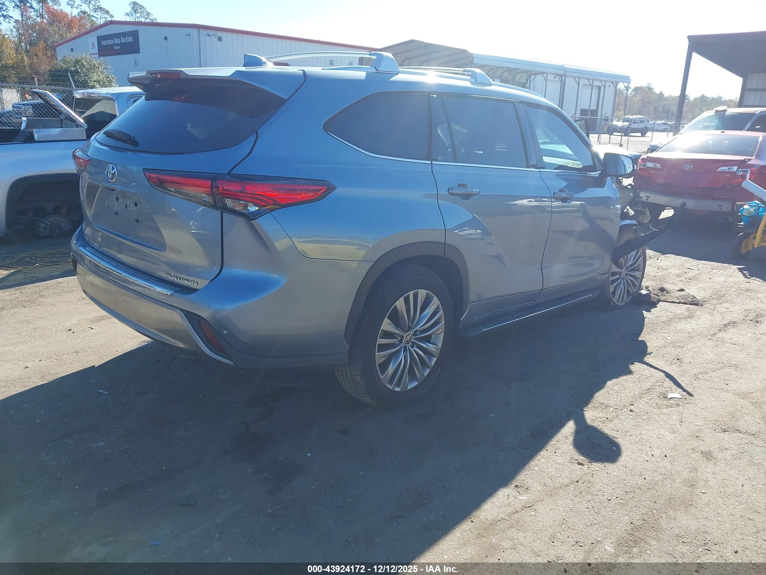 TOYOTA HIGHLANDER image 4