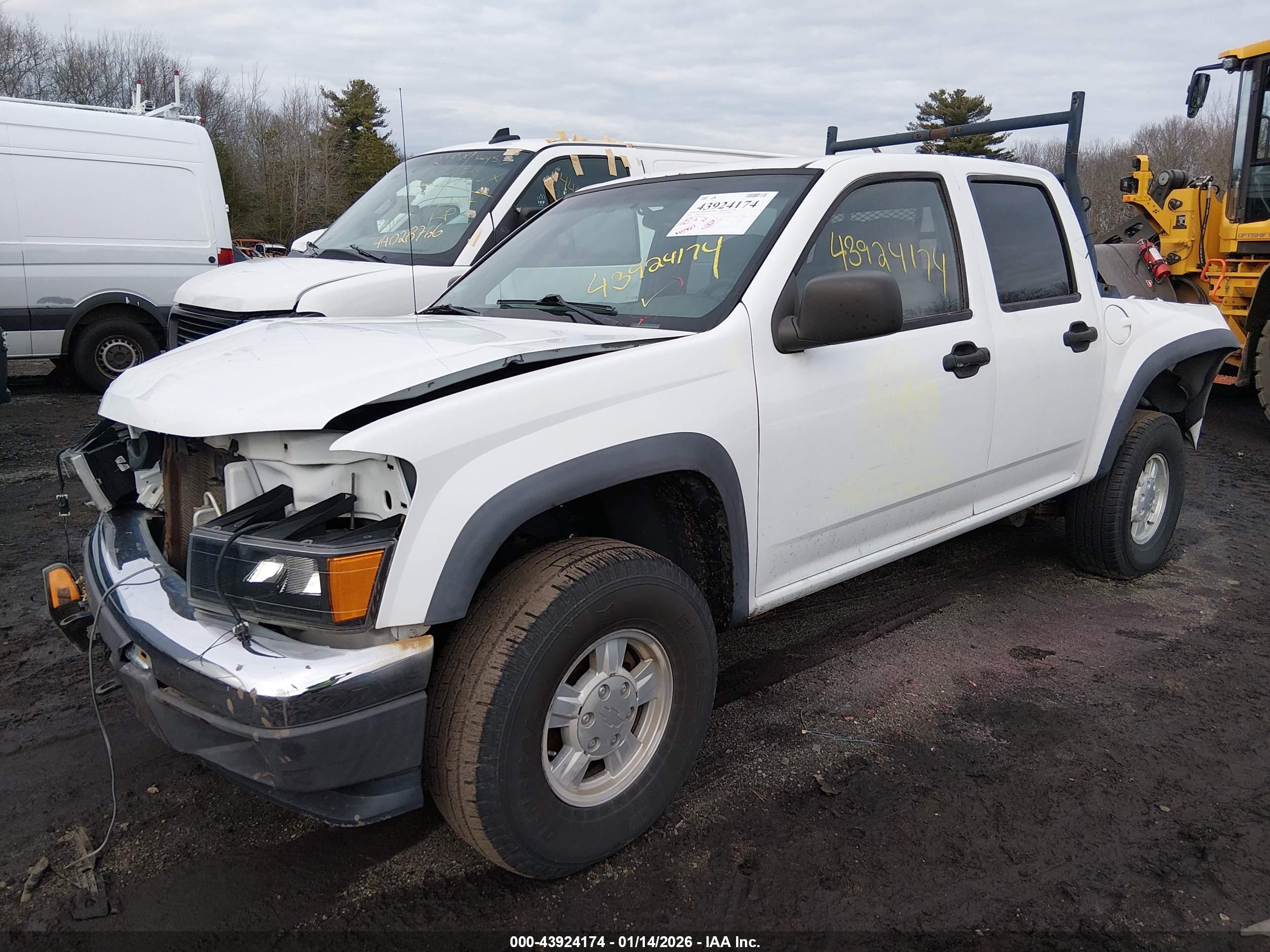 CHEVROLET COLORADO image 2