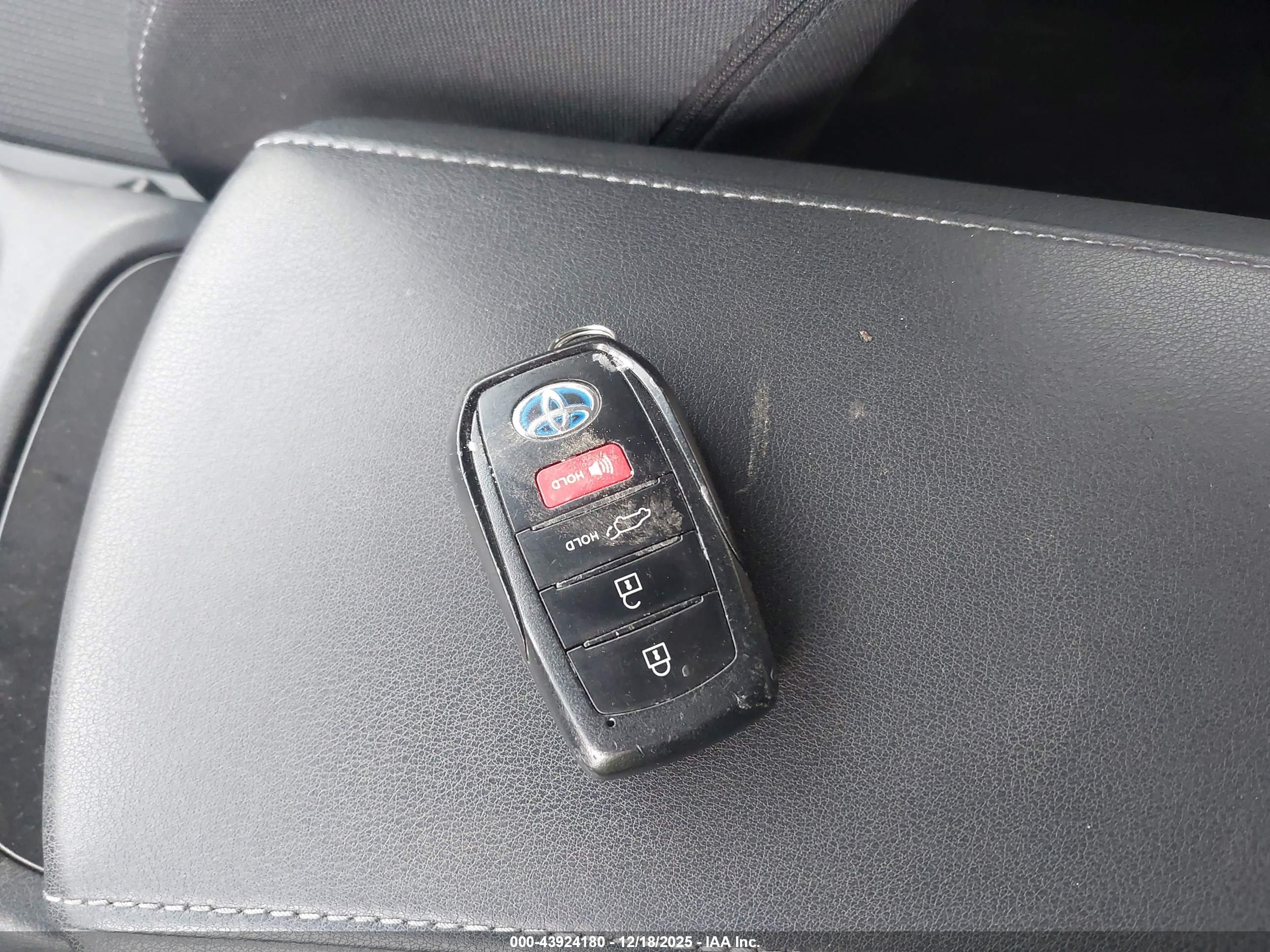 TOYOTA VENZA image 11