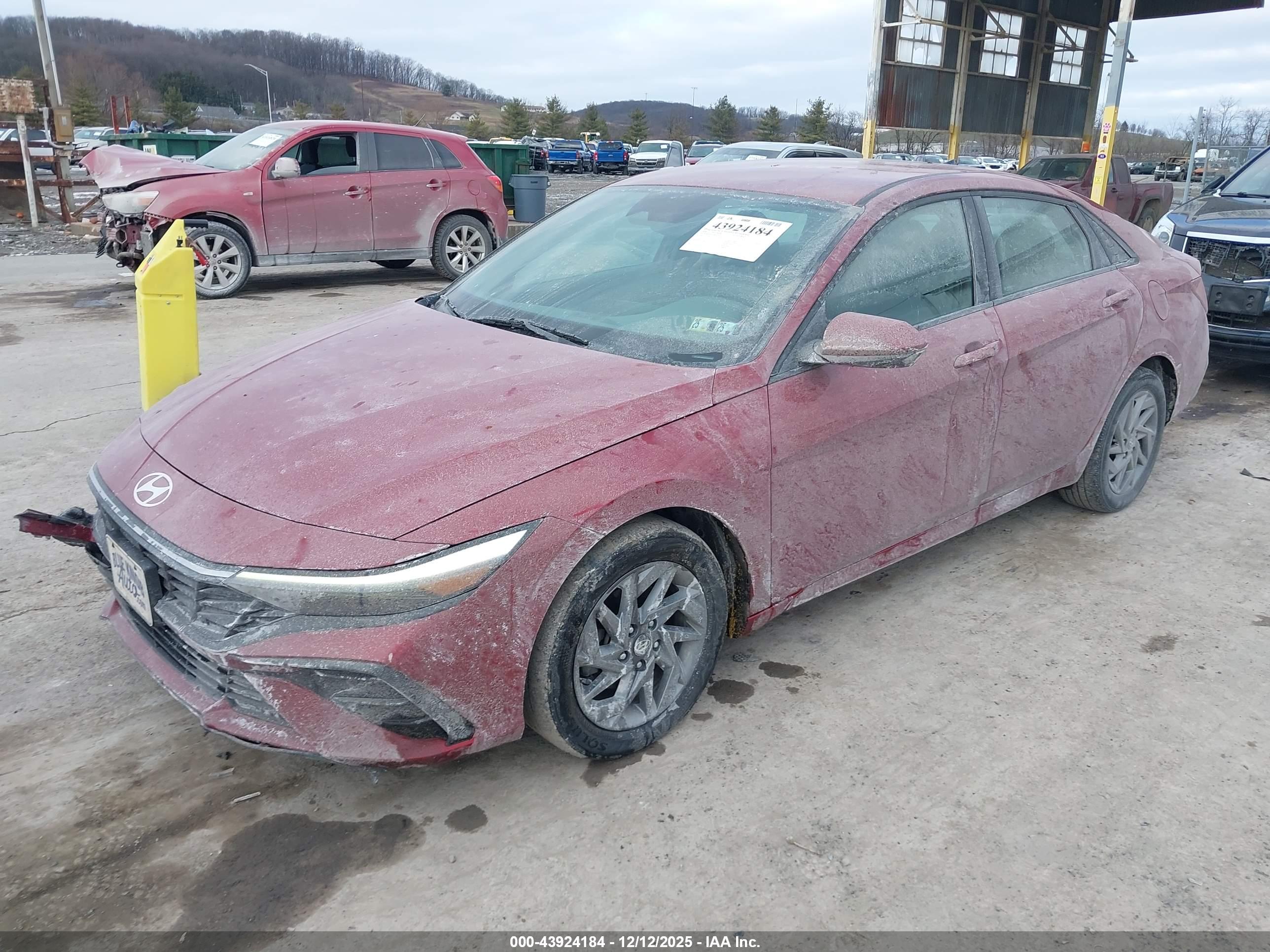 HYUNDAI ELANTRA image 2