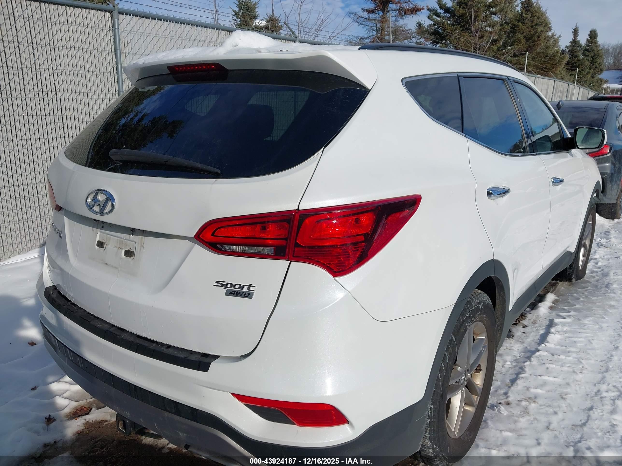 HYUNDAI SANTA image 4