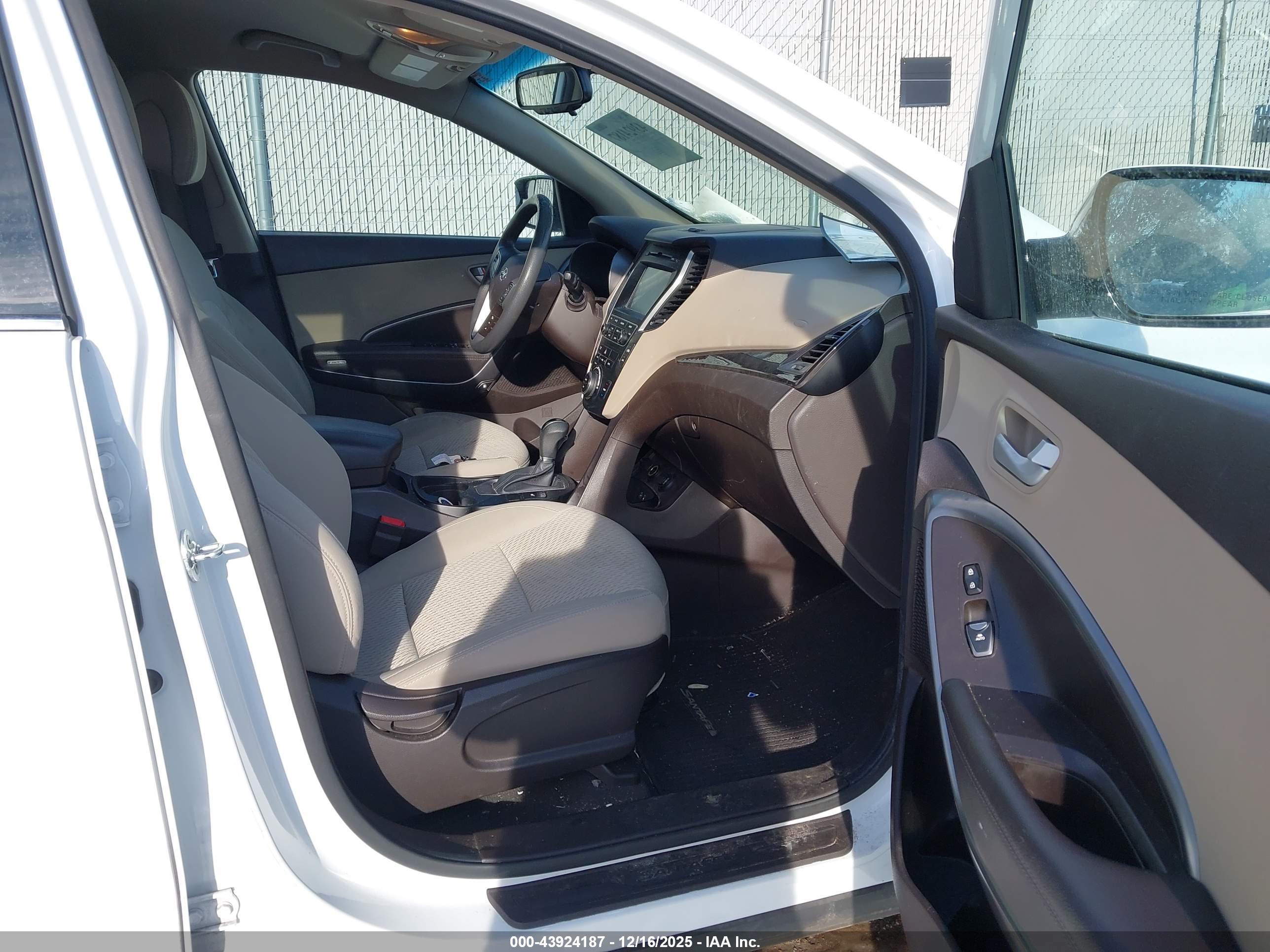 HYUNDAI SANTA image 5