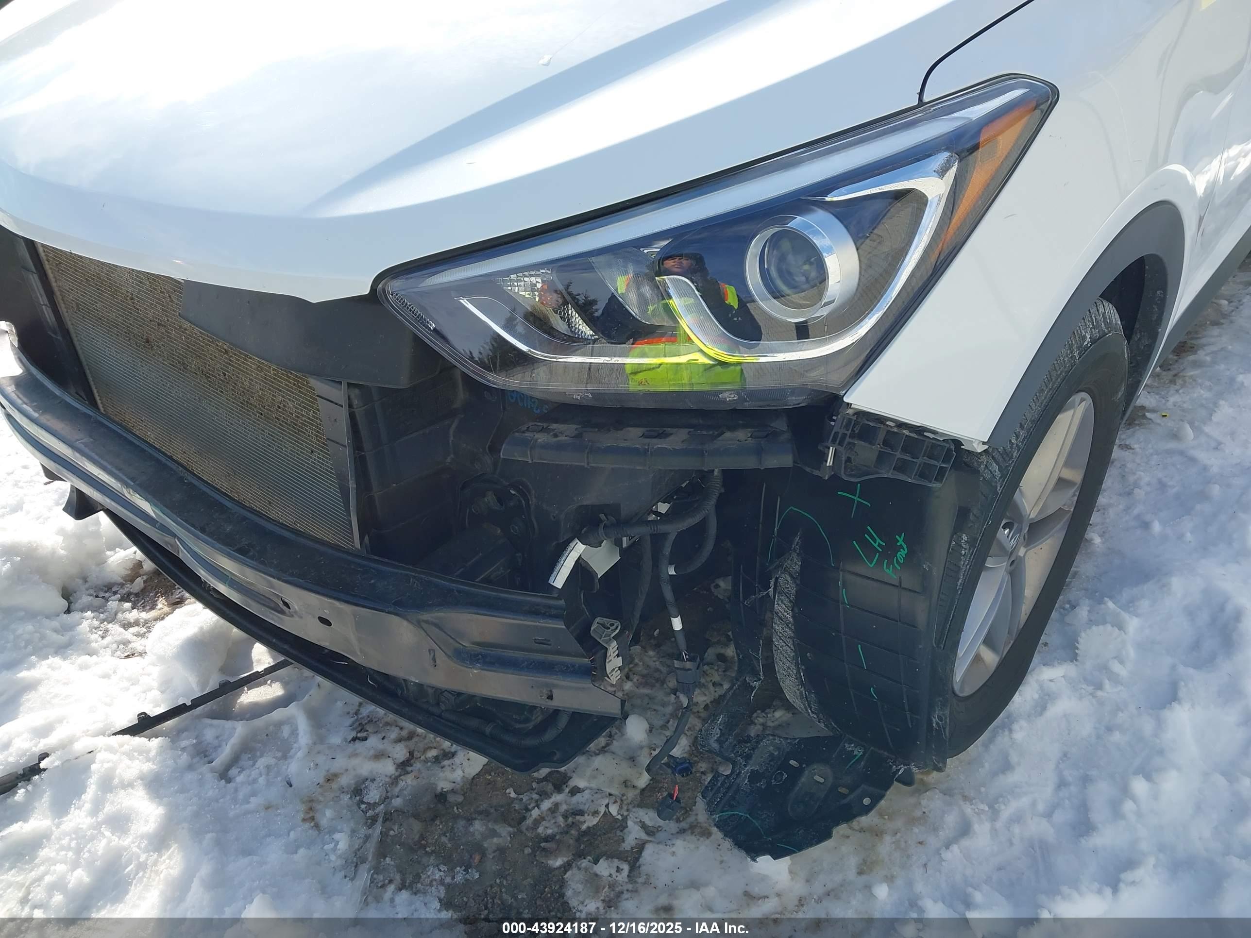 HYUNDAI SANTA image 6