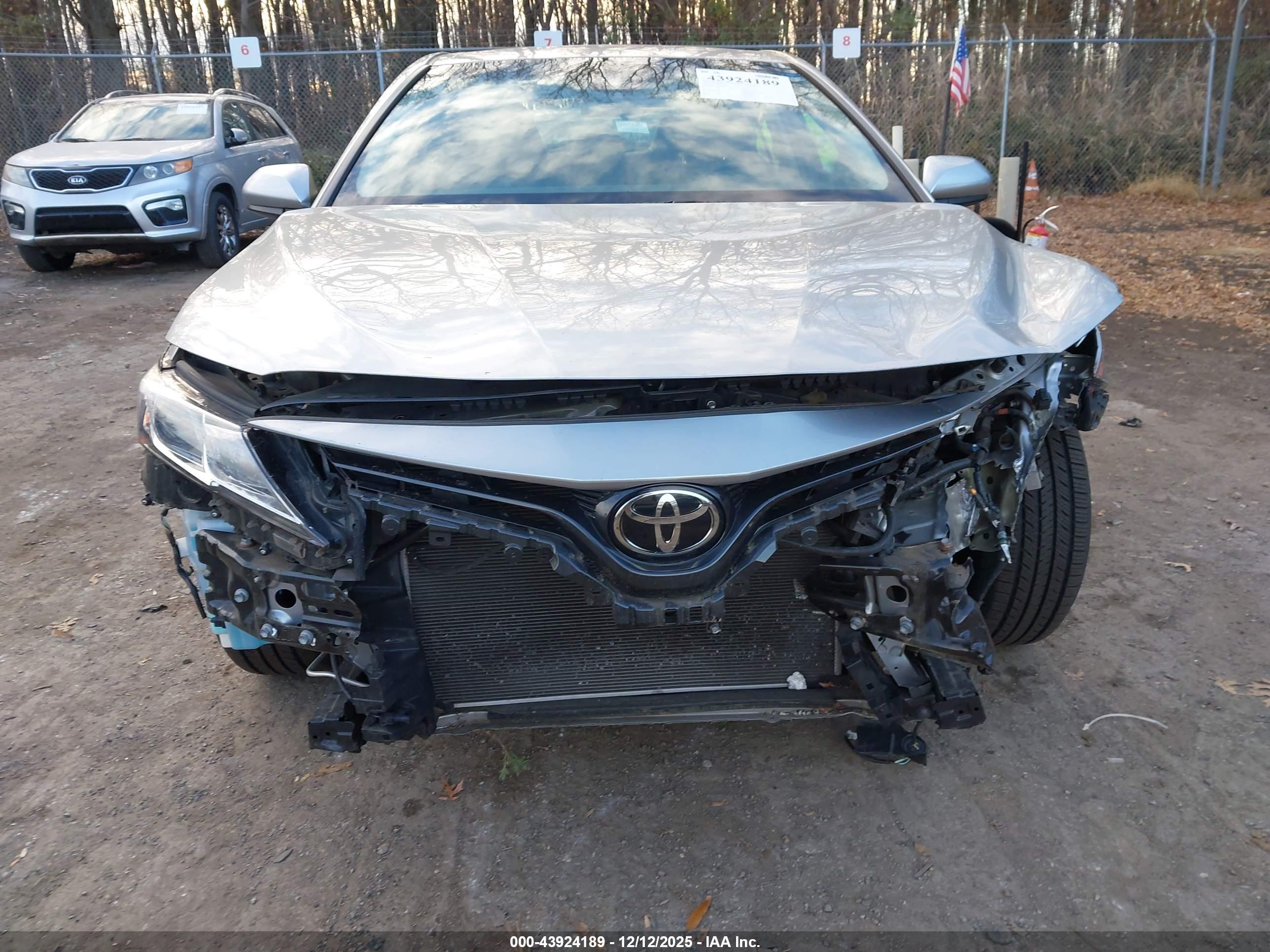 TOYOTA CAMRY image 6