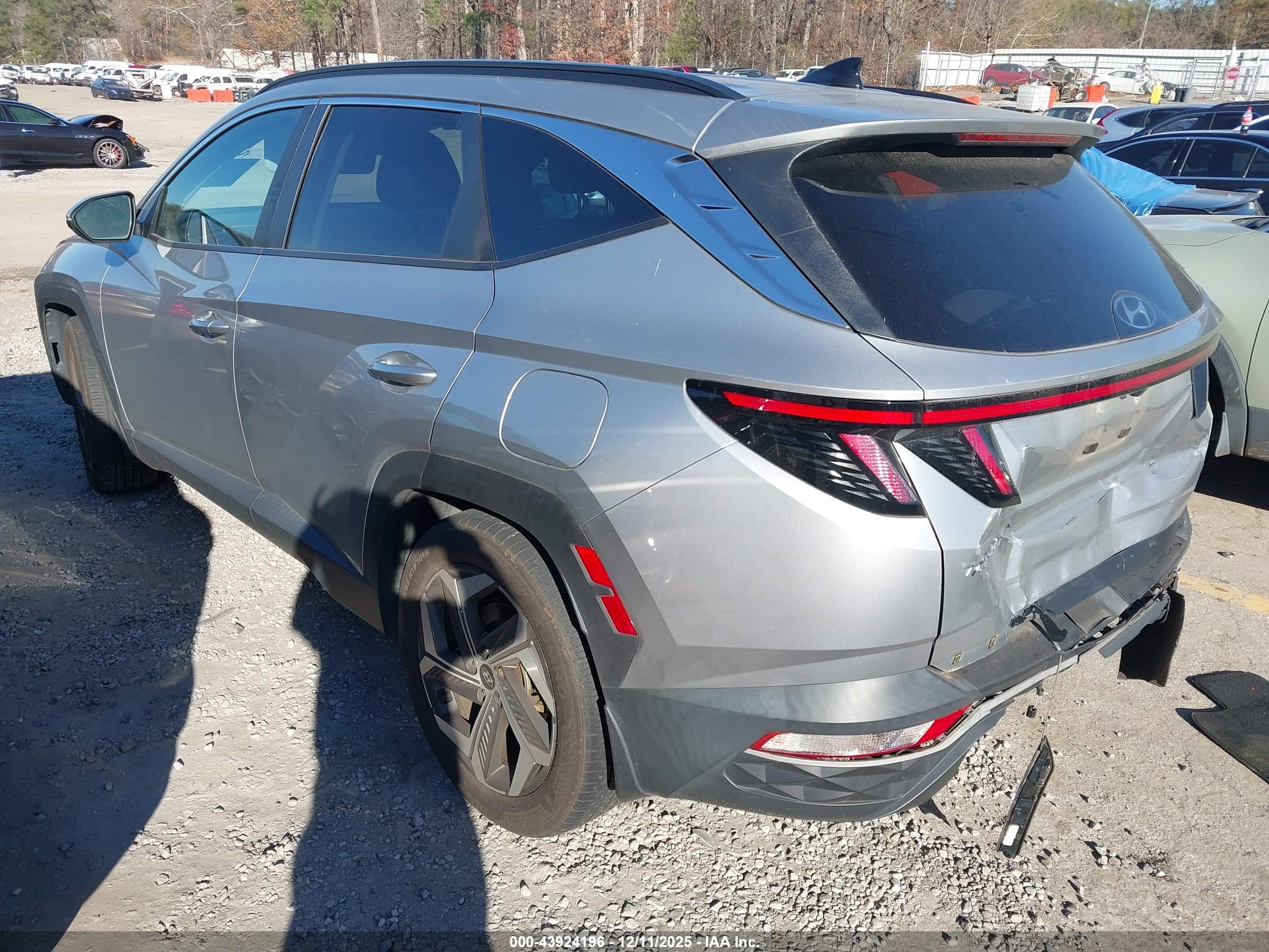 HYUNDAI TUCSON image 3