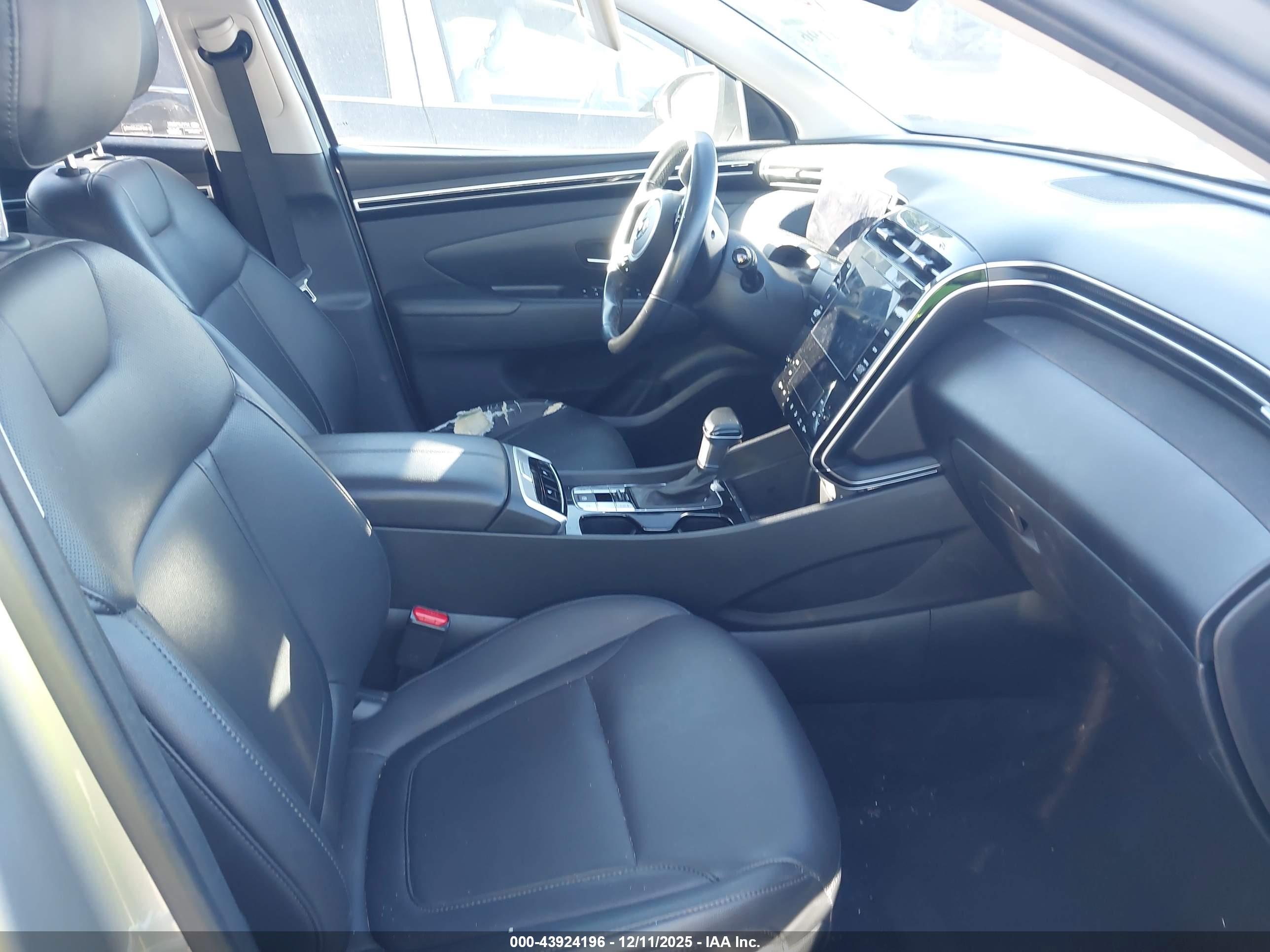 HYUNDAI TUCSON image 5